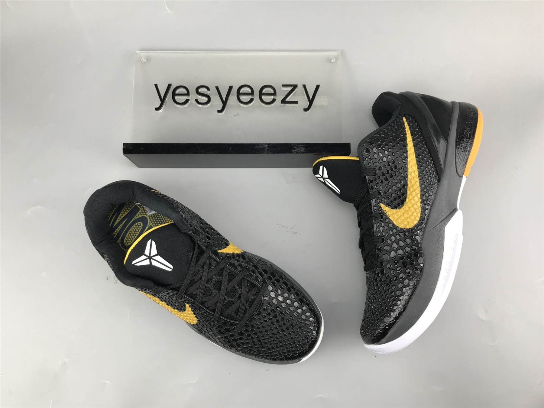 UA NIKE ZOOM KOBE 6 