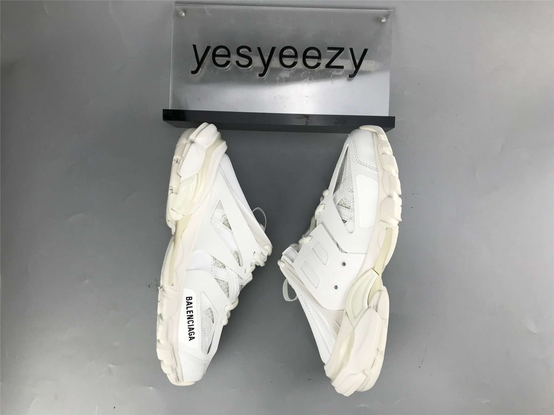 UA TRACK MULE WHITE