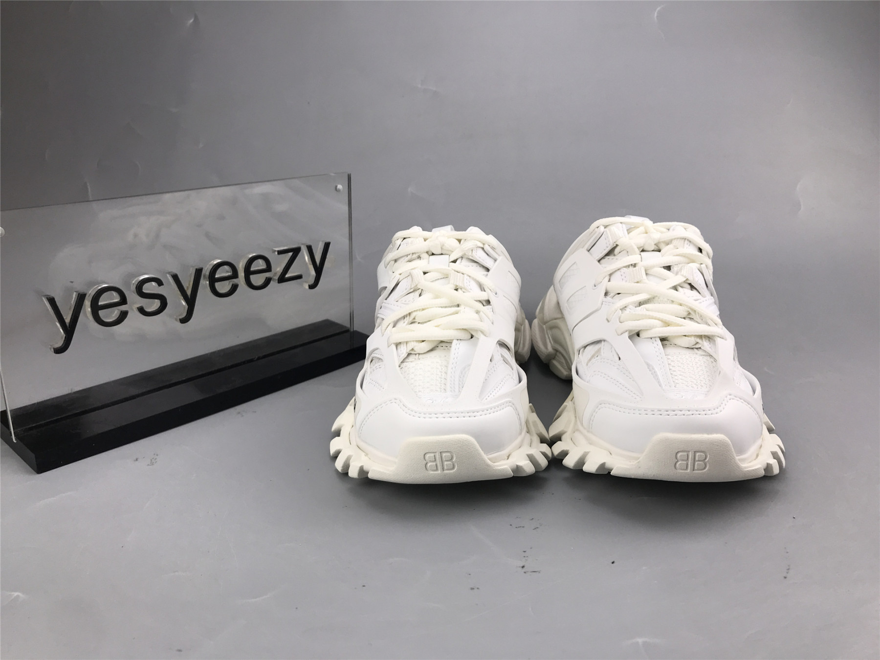 UA TRACK MULE WHITE