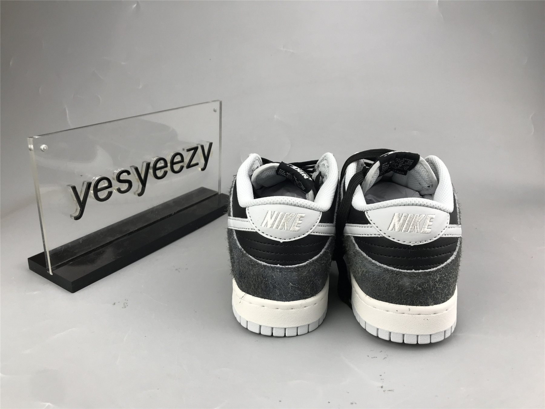 UA NIKE DUNK LOW PREMIUM 