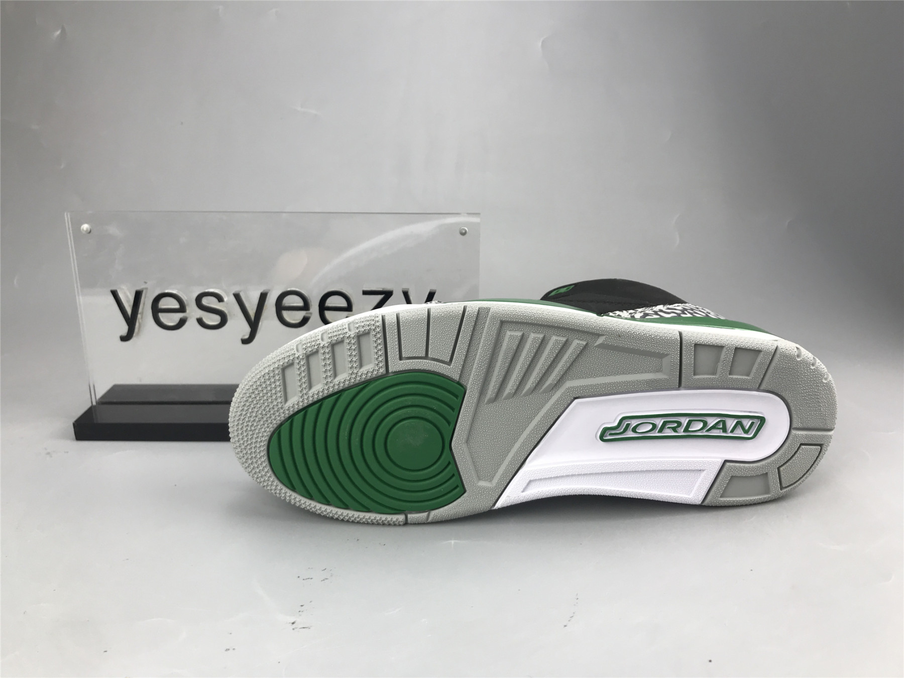 UA AIR JORDAN 3 â€œPINE GREENâ€