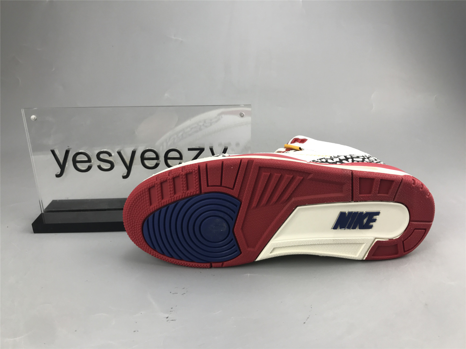 UA FRAGMENT DESIGN X AIR JORDAN 3Â