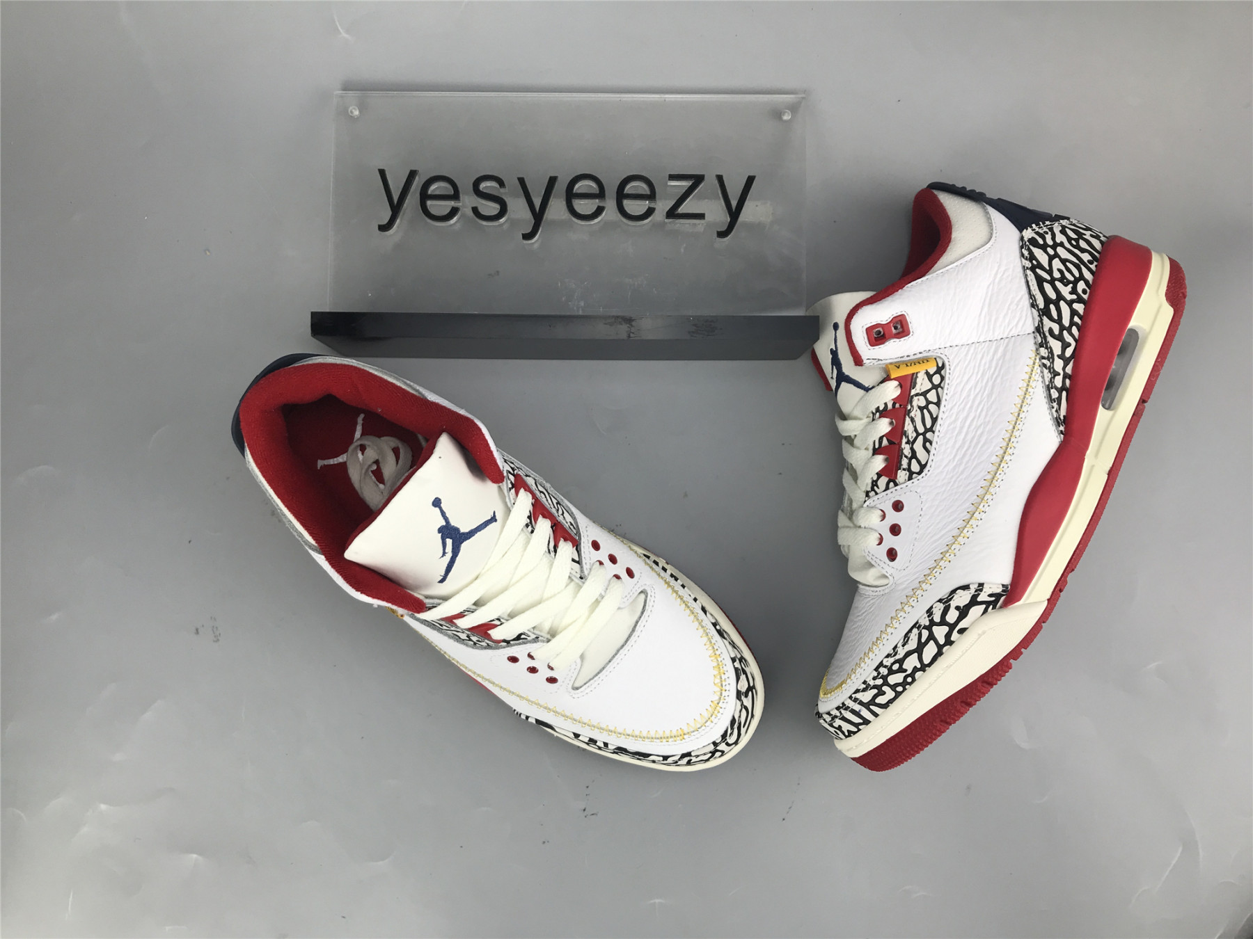 UA FRAGMENT DESIGN X AIR JORDAN 3Â