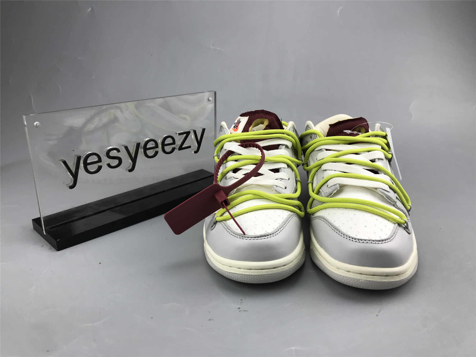 UA NIKE OFF-WHITE X DUNK LOW 