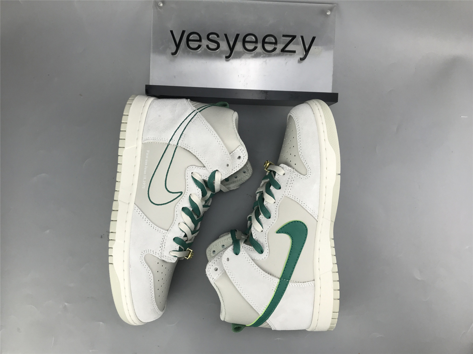 UA NIKE DUNK HIGH SE 