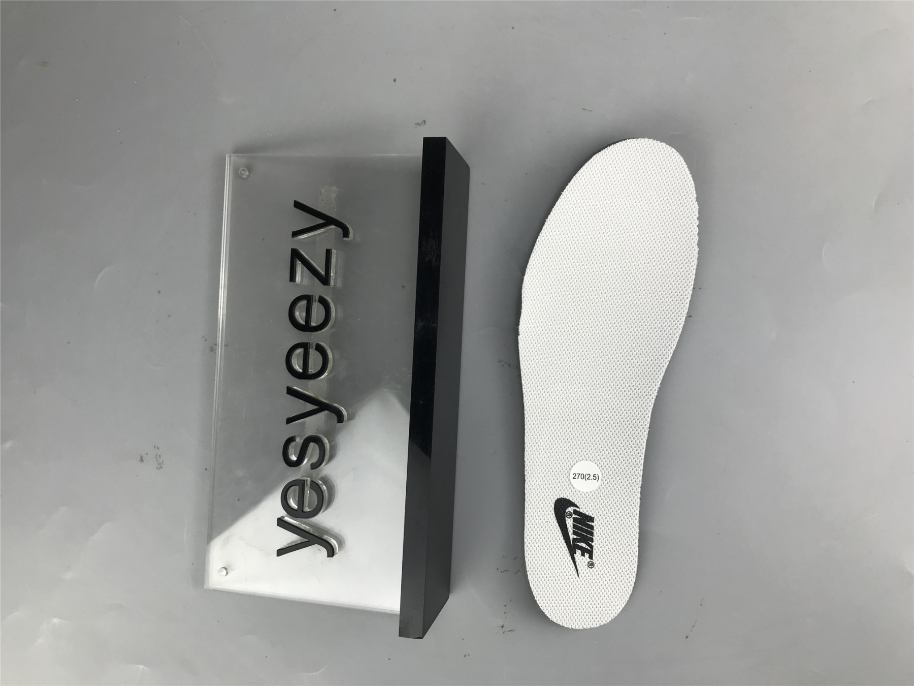 UA NIKE WMNS DUNK LOW 