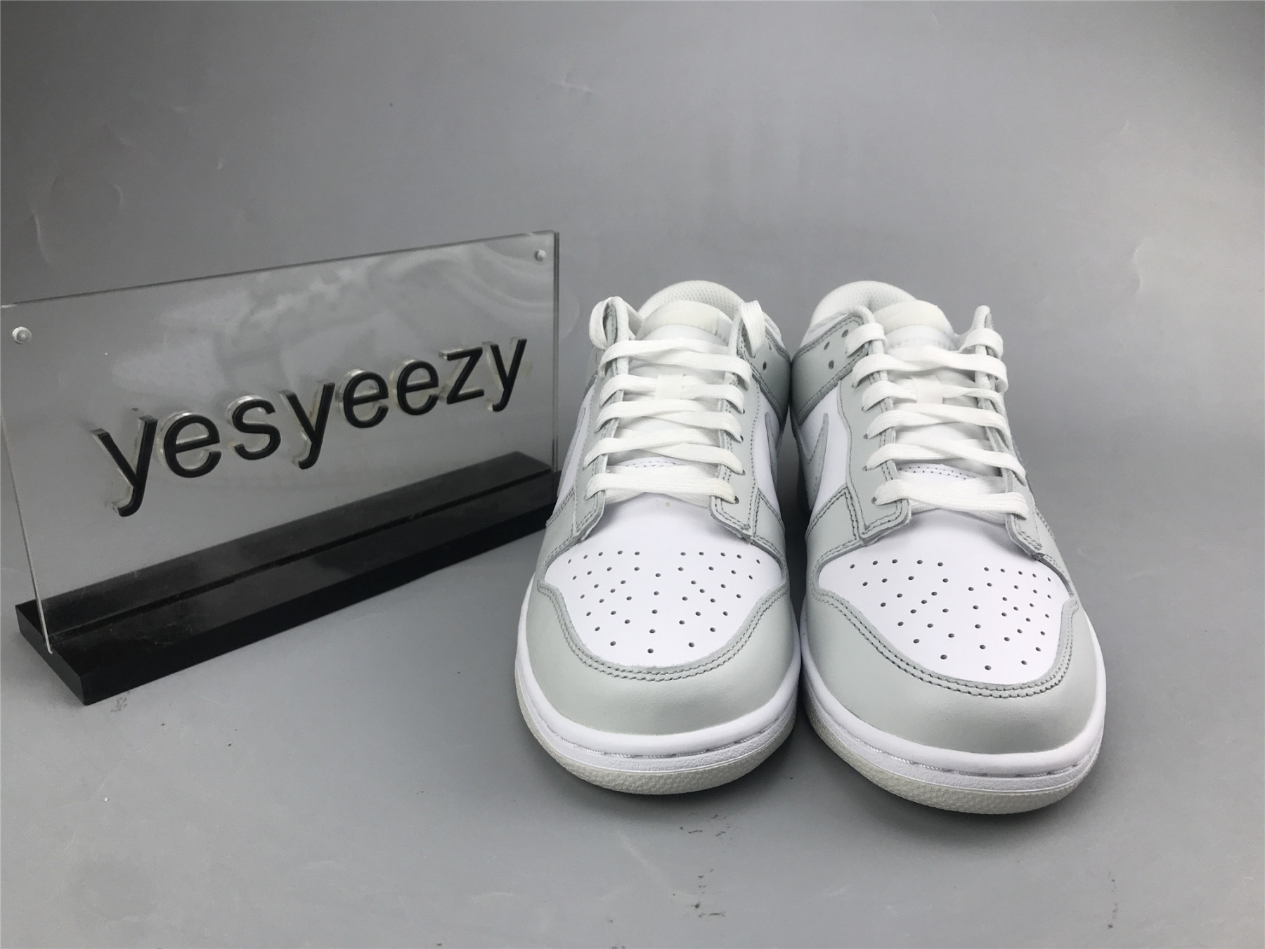 UA NIKE WMNS DUNK LOW 