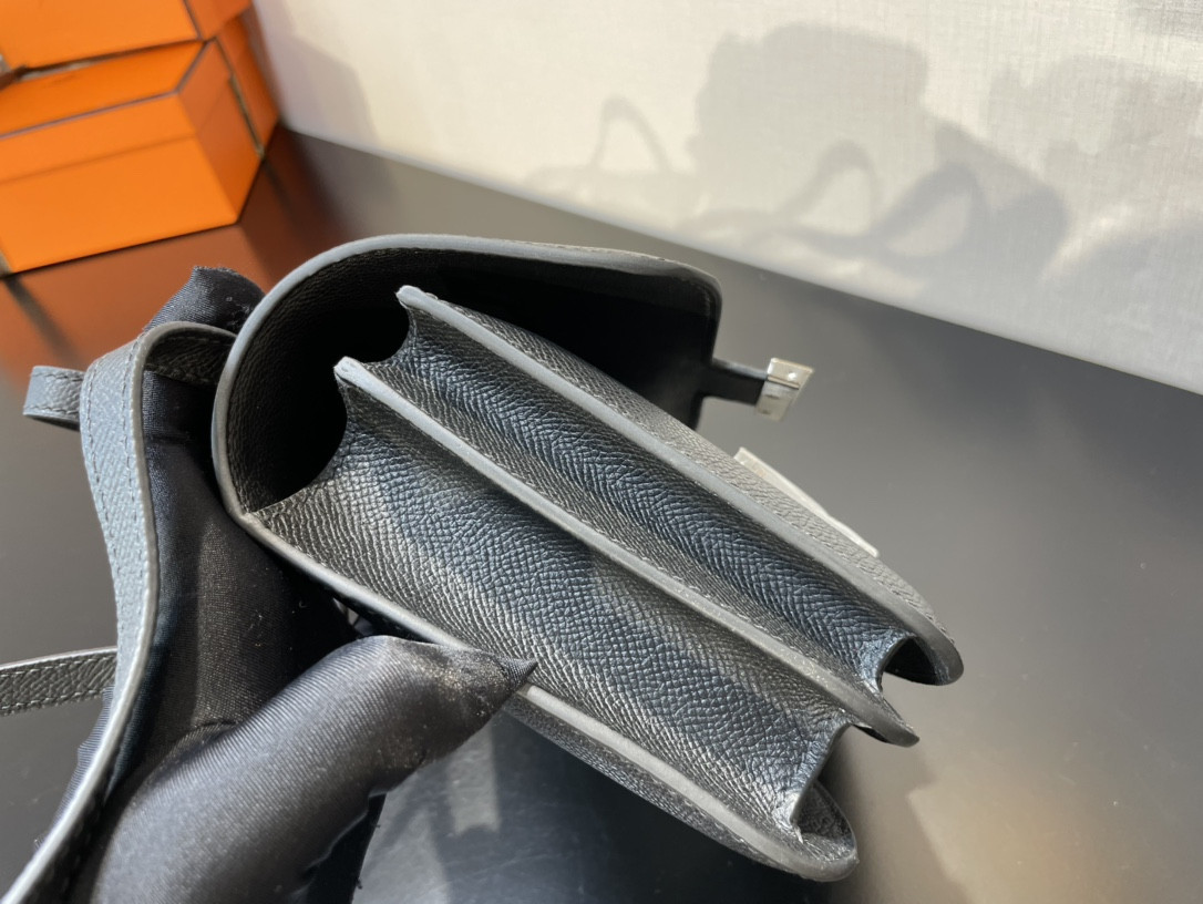 H**me5 Constance 19 Epsom Silver Hardware 7.25" x 6.25" x 2.25"