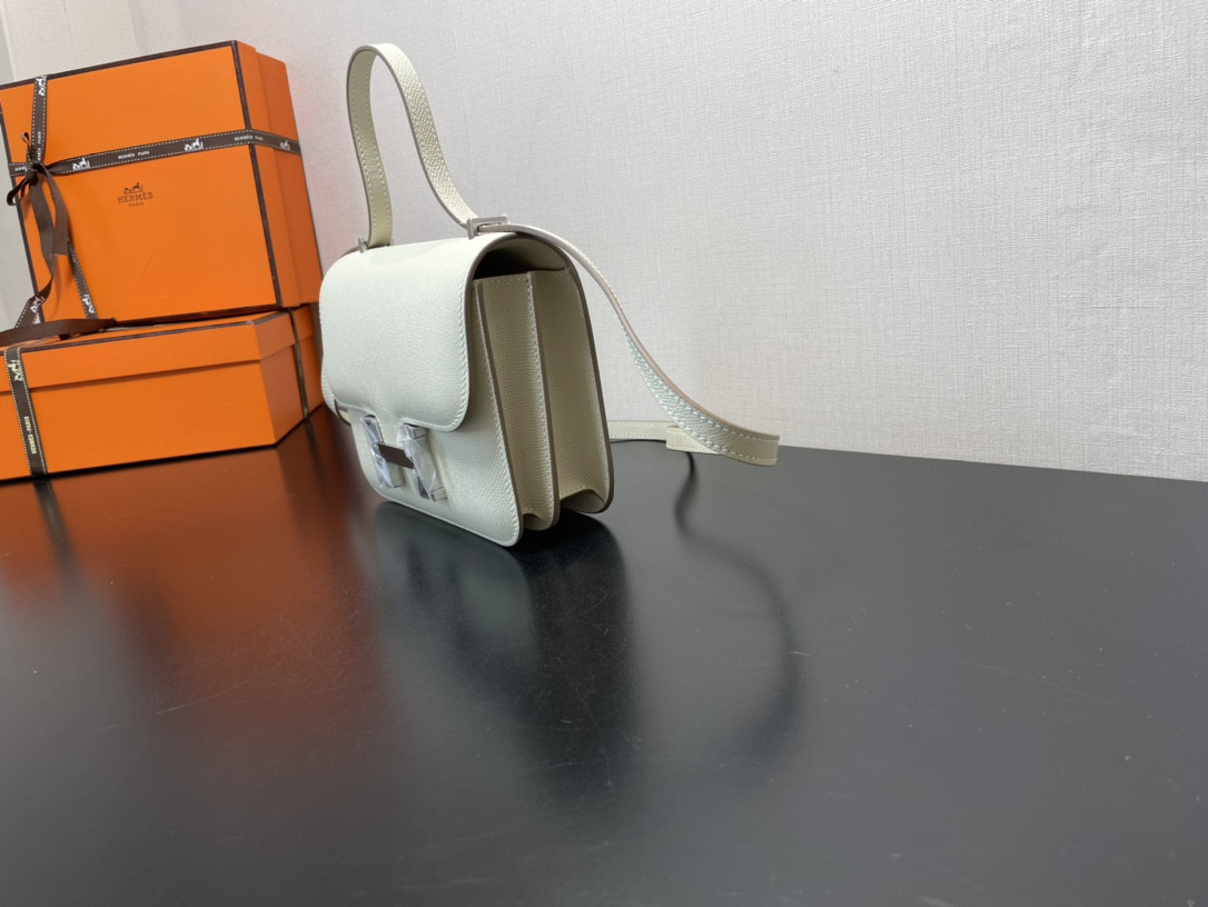 H**me5 Constance 24 White Epsom leather silver hardware 9.4"x5.9"x3"