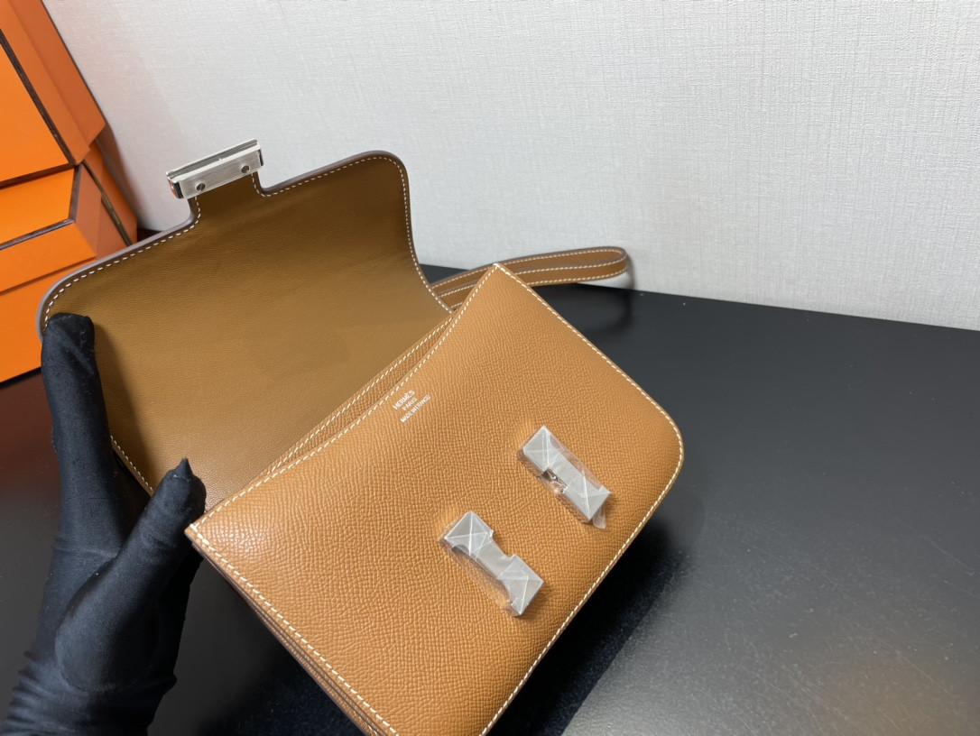 H**me5 Constance 19 Epsom Silver Hardware 7.25" x 6.25" x 2.25"