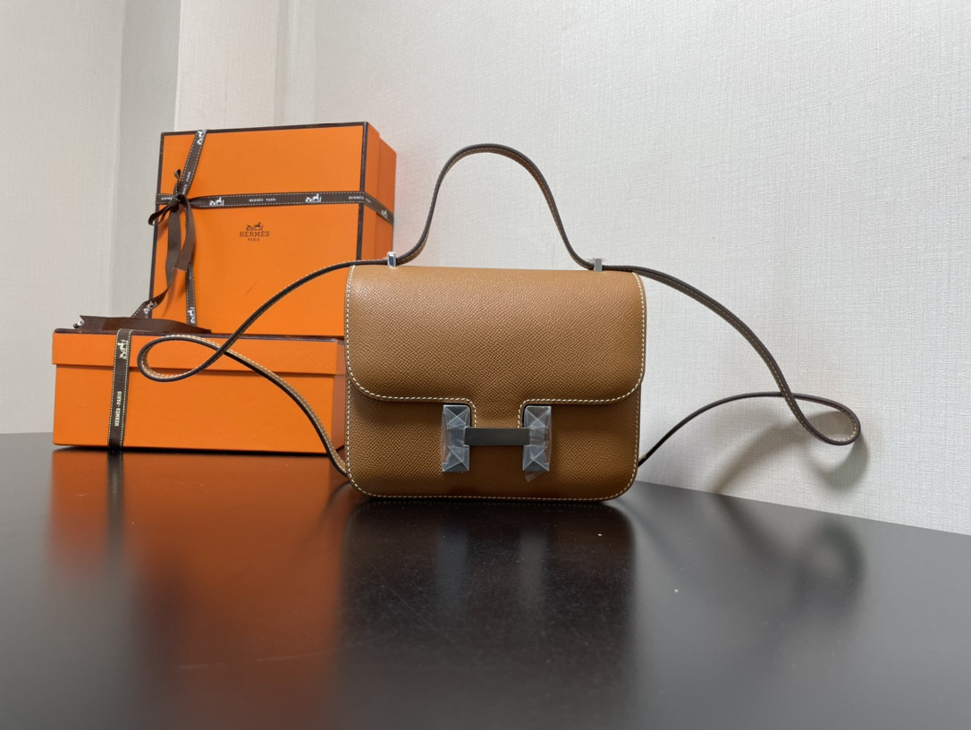 H**me5 Constance 19 Epsom Silver Hardware 7.25" x 6.25" x 2.25"