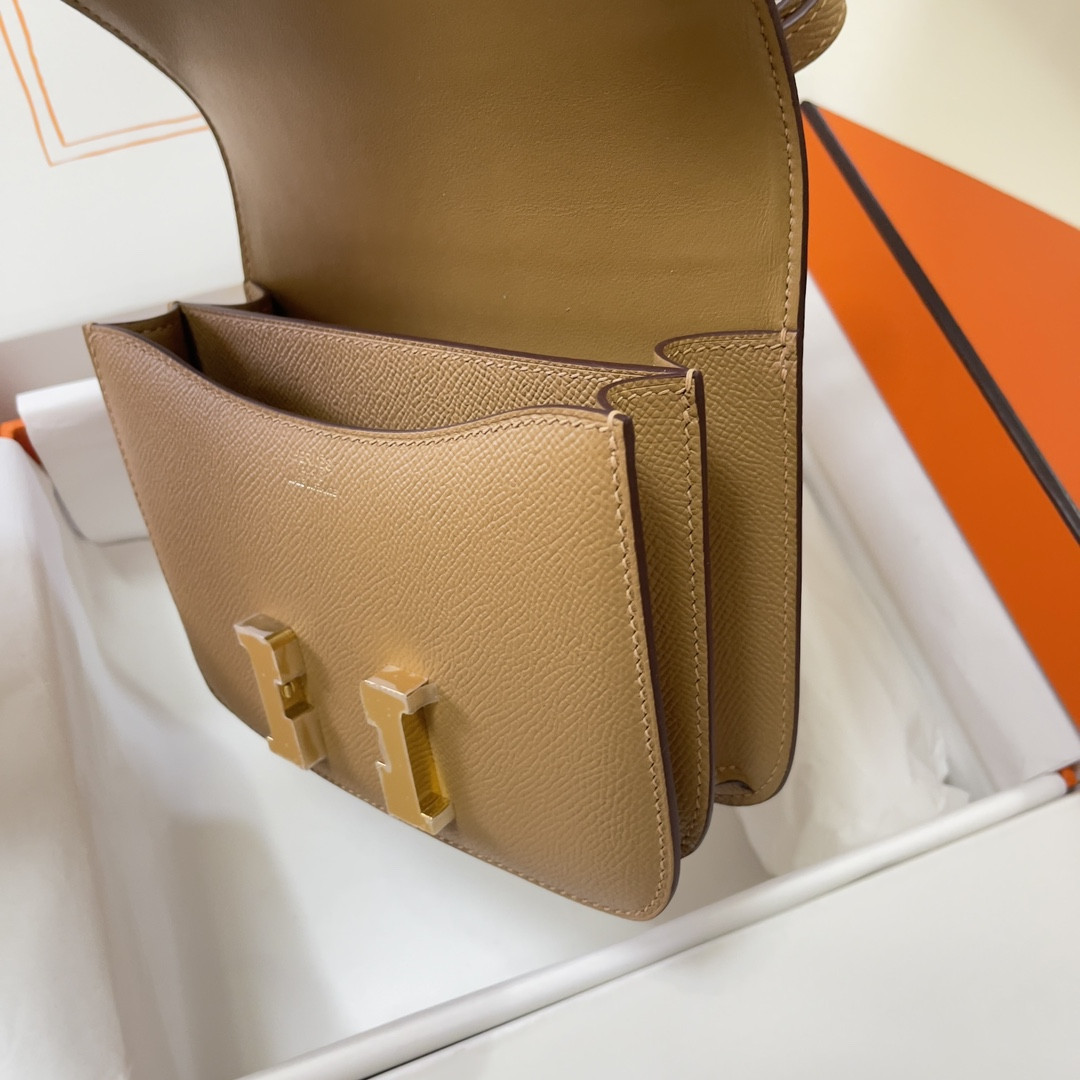 H**me5 Constance 19 Epsom Gold Hardware 7.25" x 6.25" x 2.25"