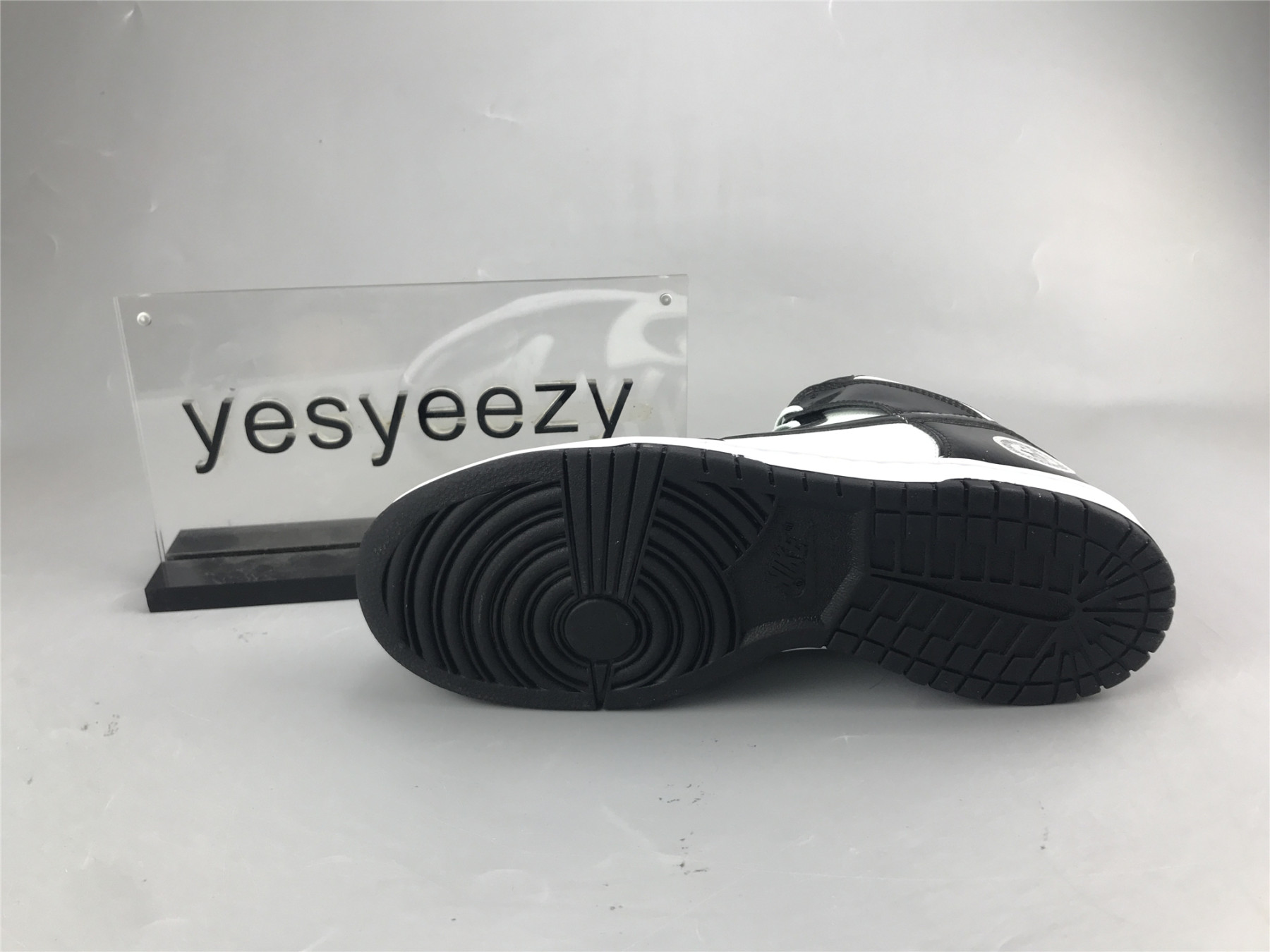 UA NIKE DUNK HIGH SE 