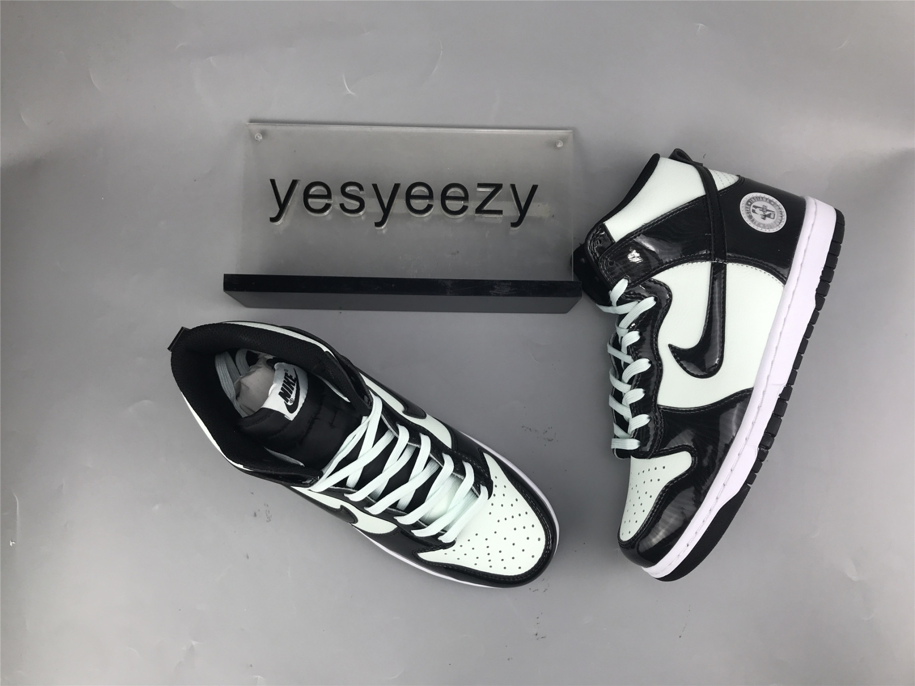 UA NIKE DUNK HIGH SE 