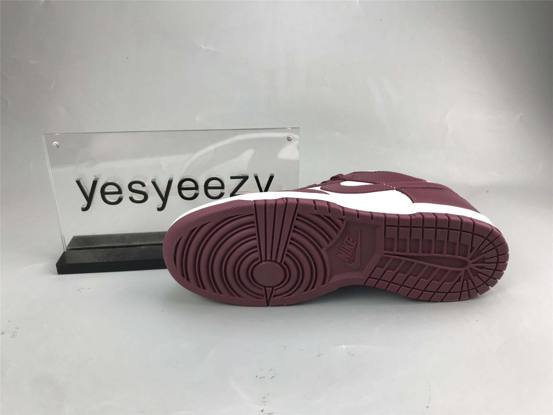 UA NIKE WMNS DUNK LOW 