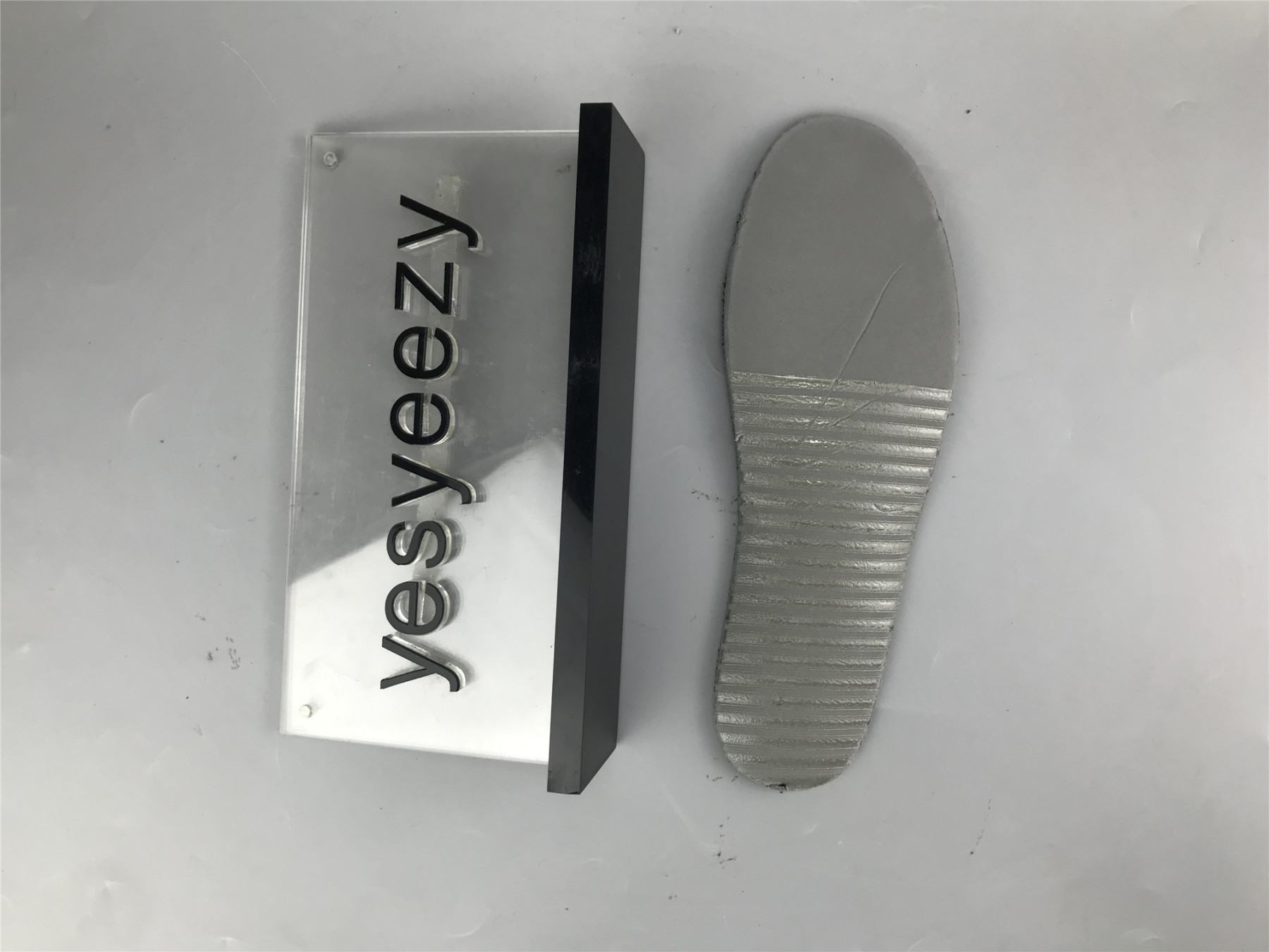 UA NIKE WMNS DUNK HIGH