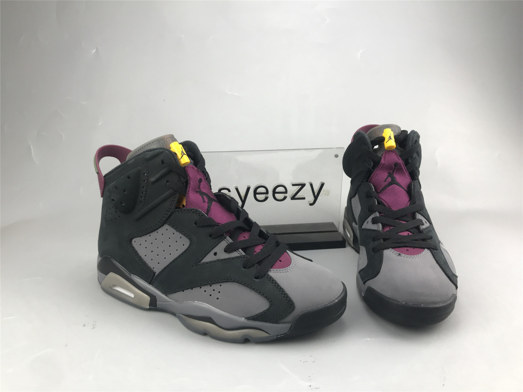 UA AIR JORDAN 6 RETRO 