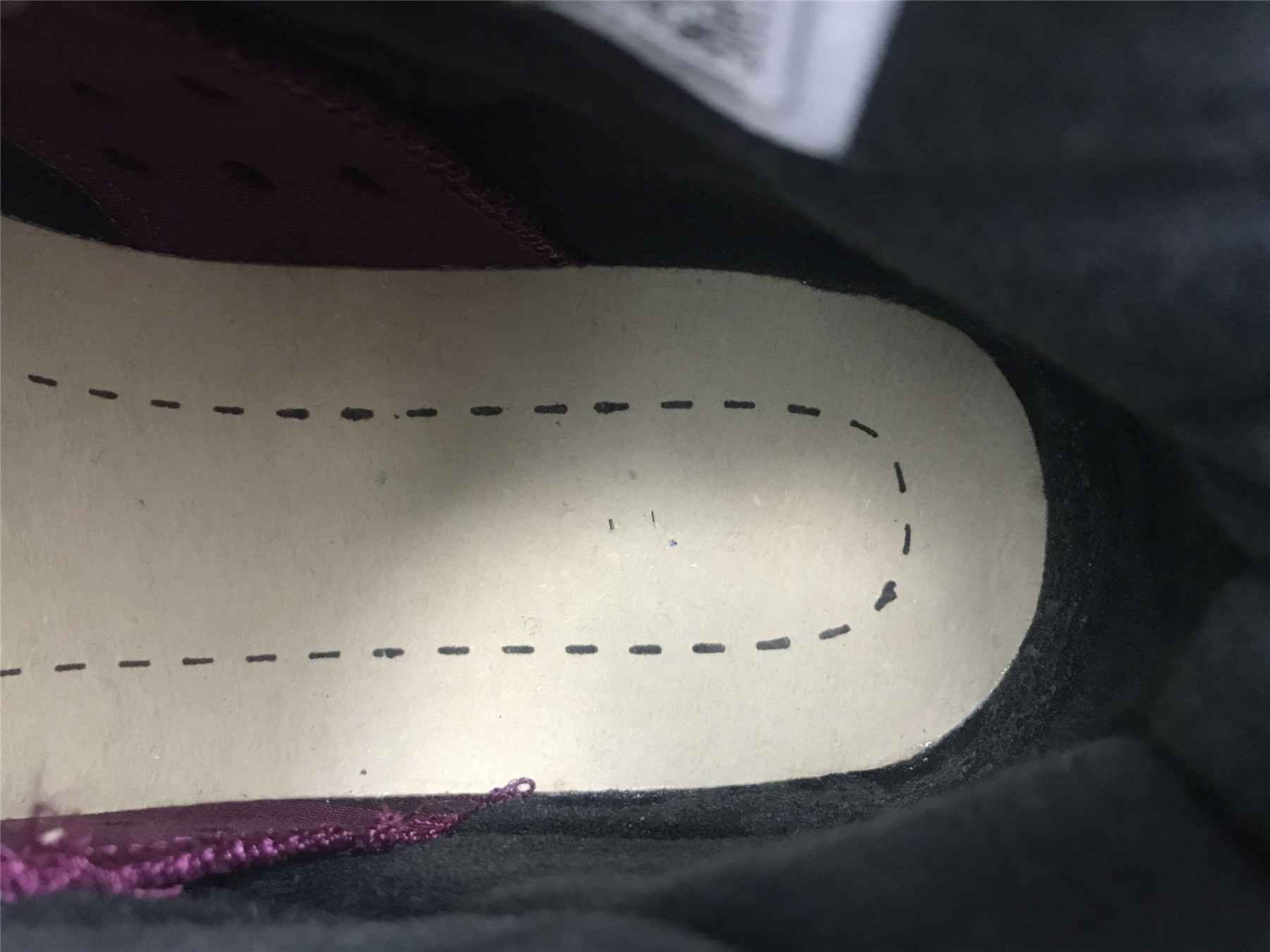 UA AIR JORDAN 6 RETRO 