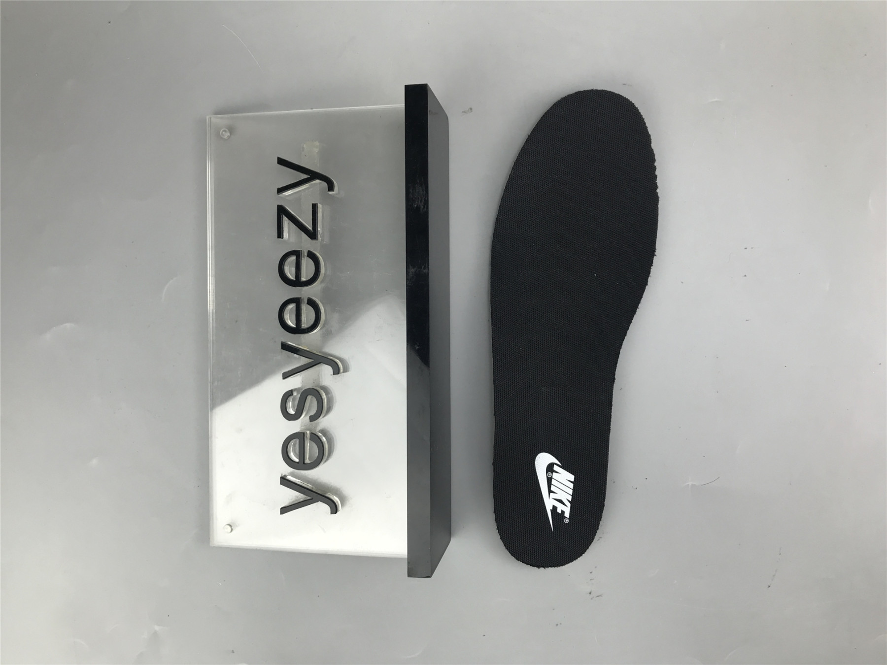 UA NIKE WMNS DUNK LOW 