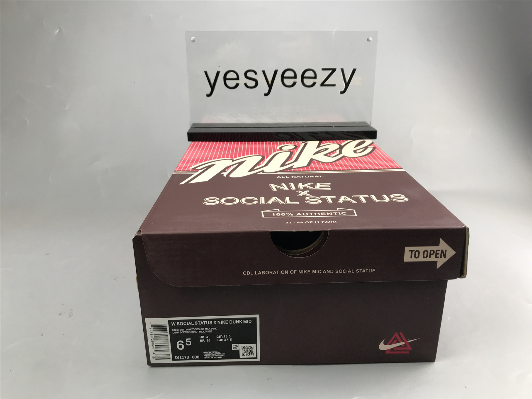 UA NIKE SOCIAL STATUS X DUNK MID 