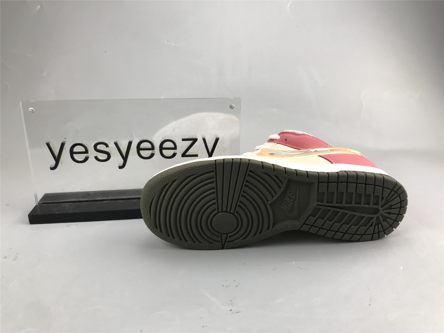 UA NIKE SOCIAL STATUS X DUNK MID 