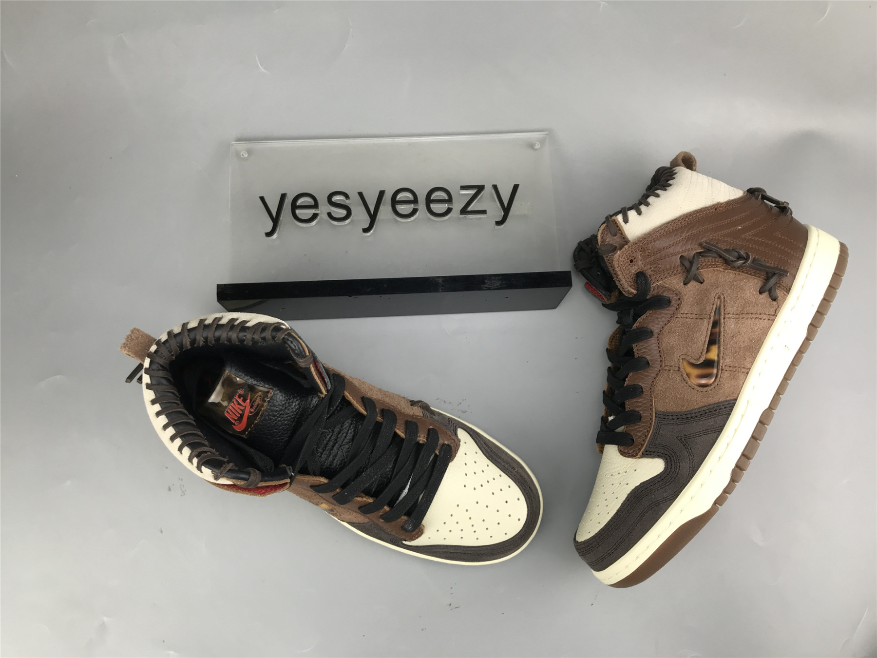 UA NIKE BODEGA X DUNK HIGH 