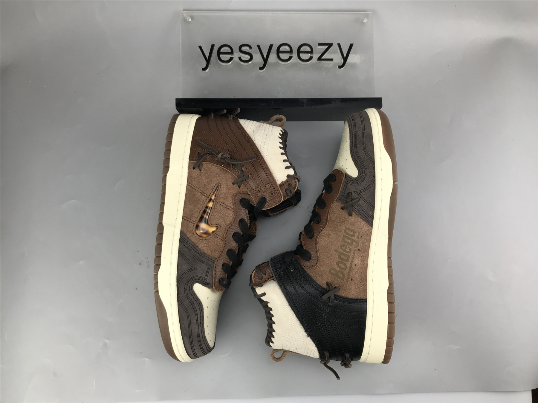 UA NIKE BODEGA X DUNK HIGH 