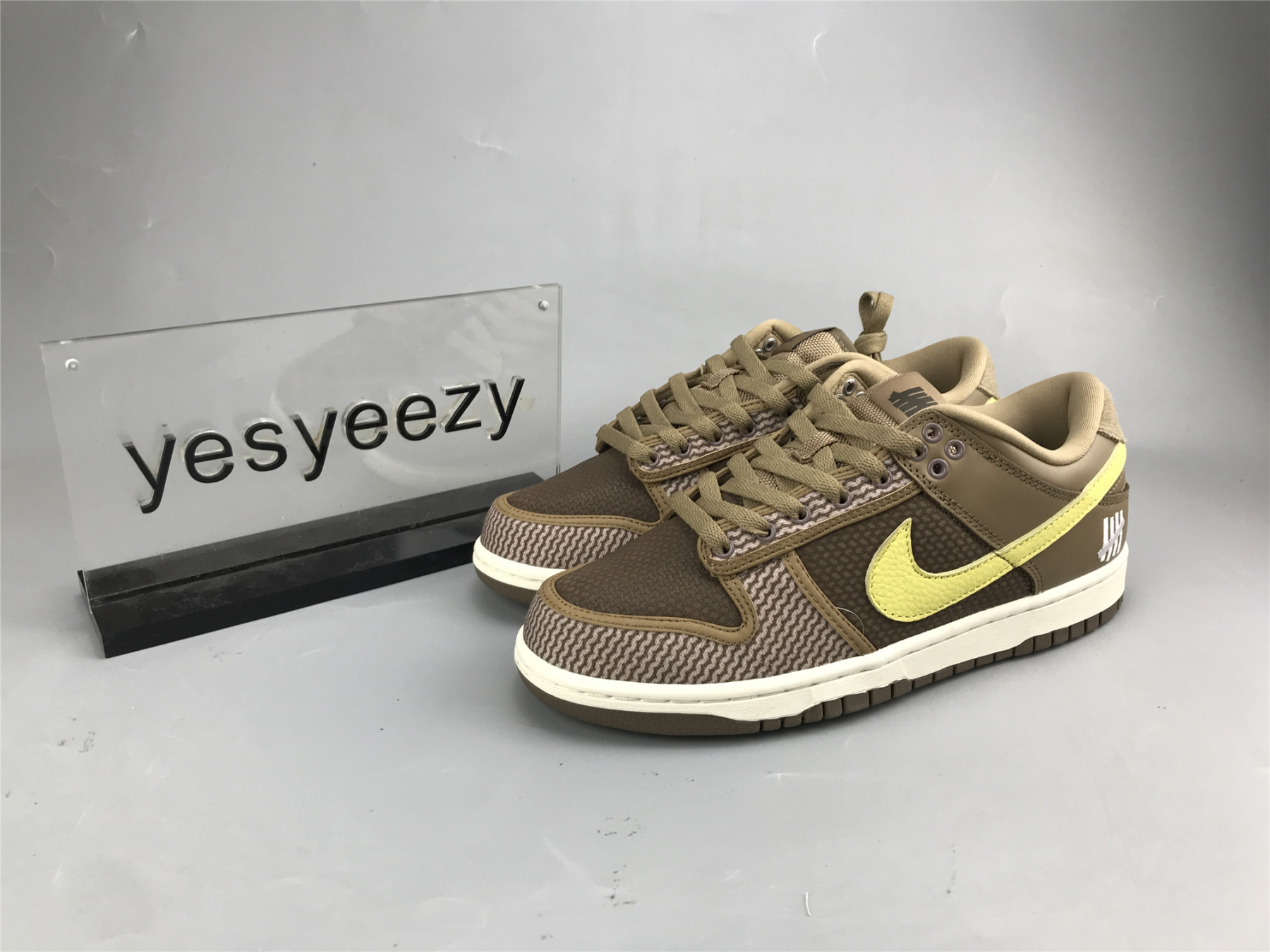 UA NIKE UNDEFEATED X DUNK LOW SP 