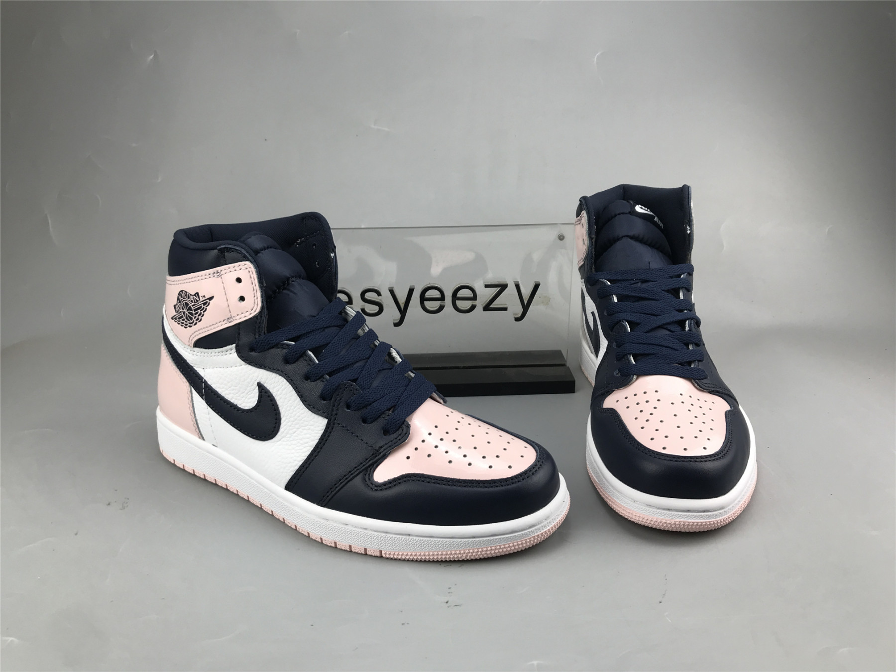 UA WMNS AIR JORDAN 1 RETRO HIGH OG SE 