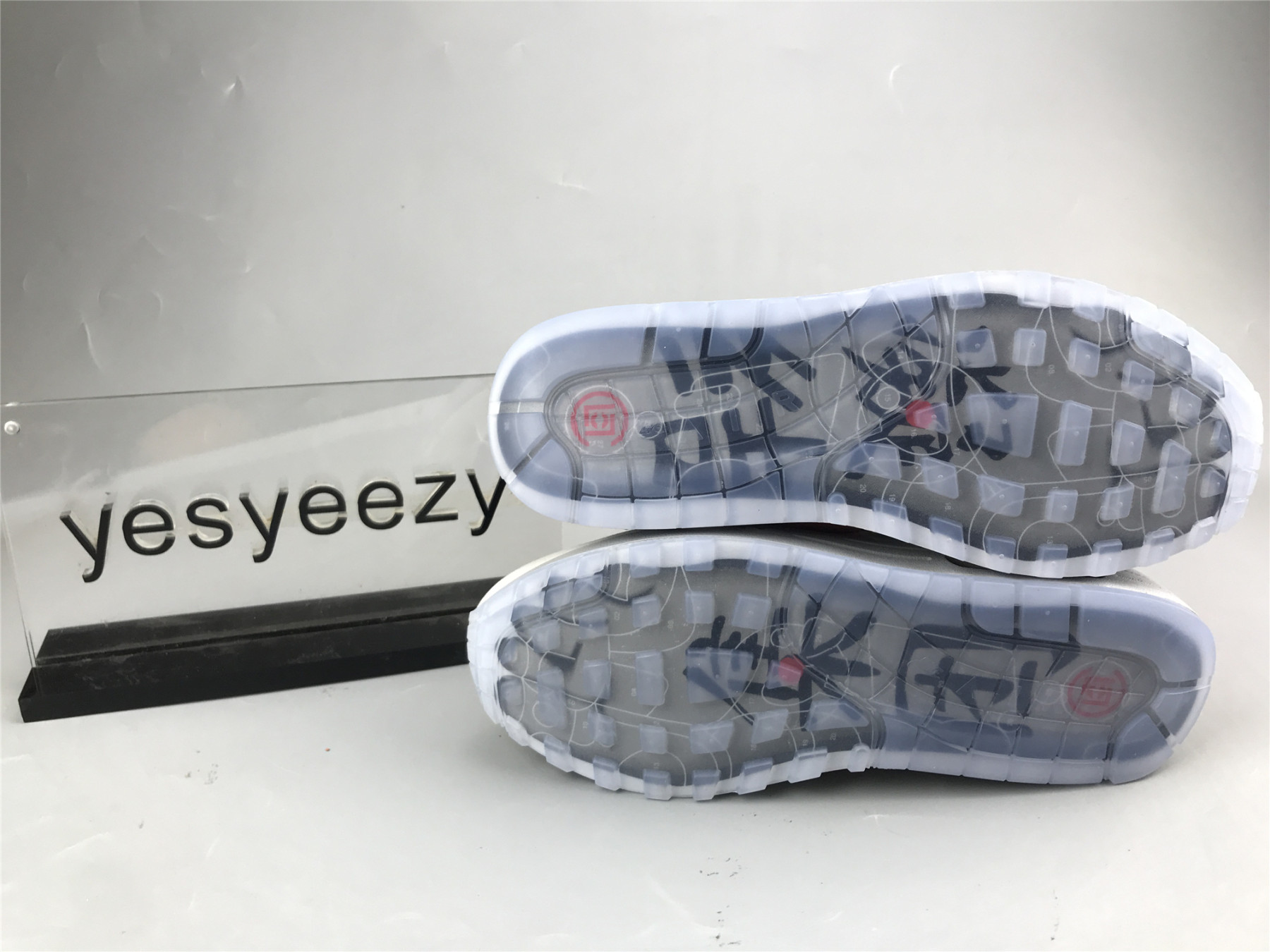 UA NIKE CLOT X AIR MAX 1 