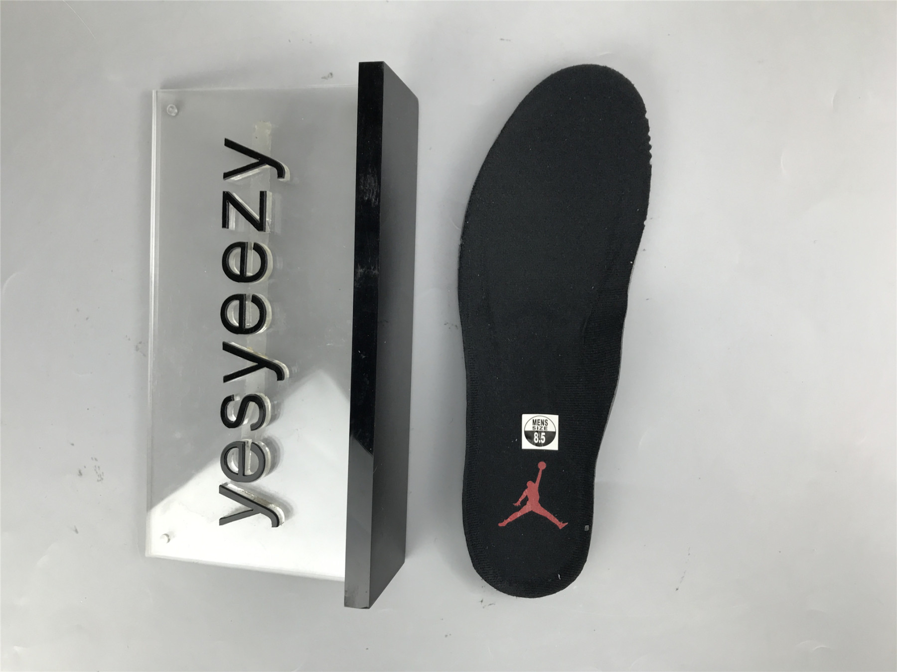 UA AIR JORDAN 12 RETRO 