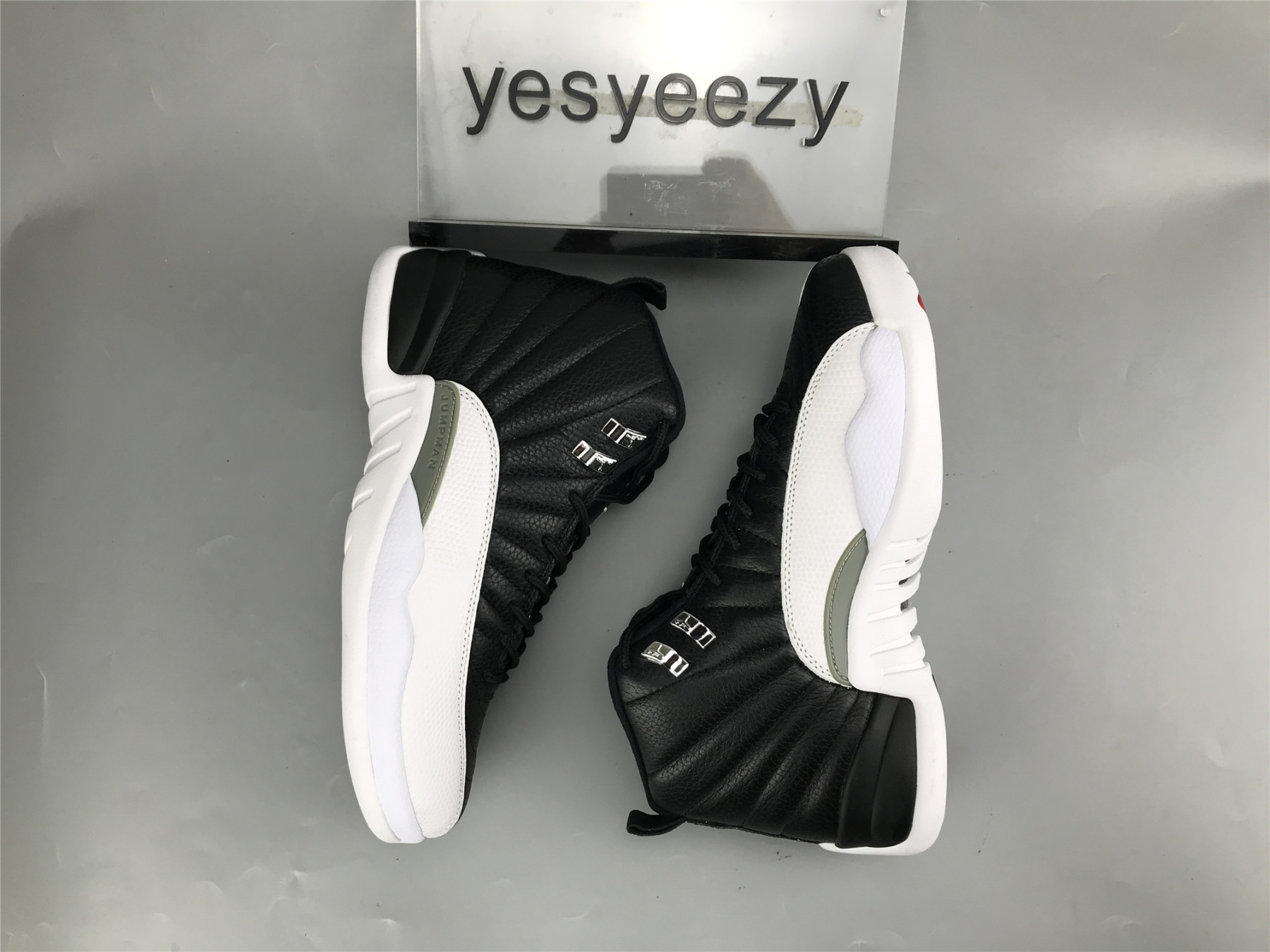 UA AIR JORDAN 12 RETRO 