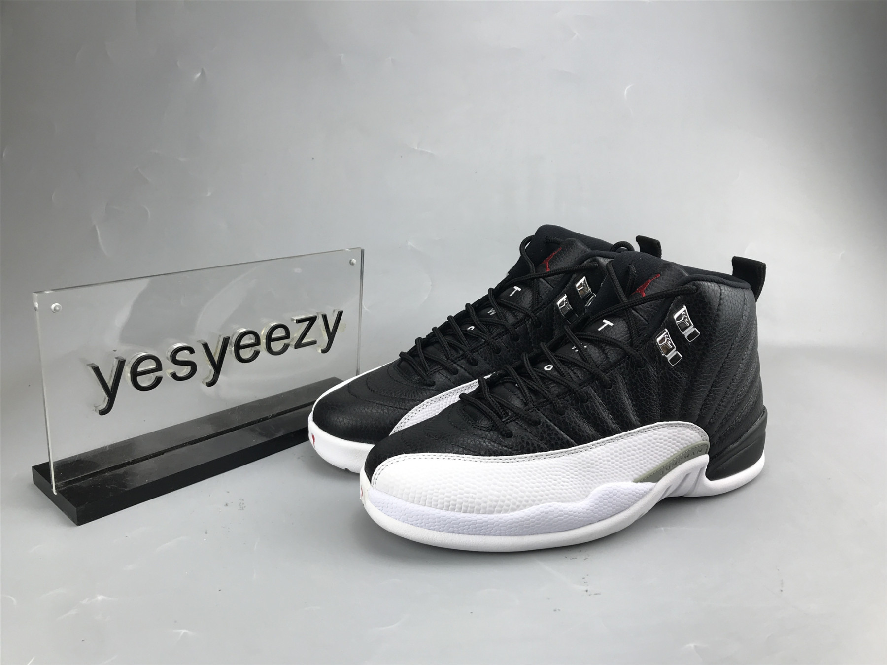 UA AIR JORDAN 12 RETRO 