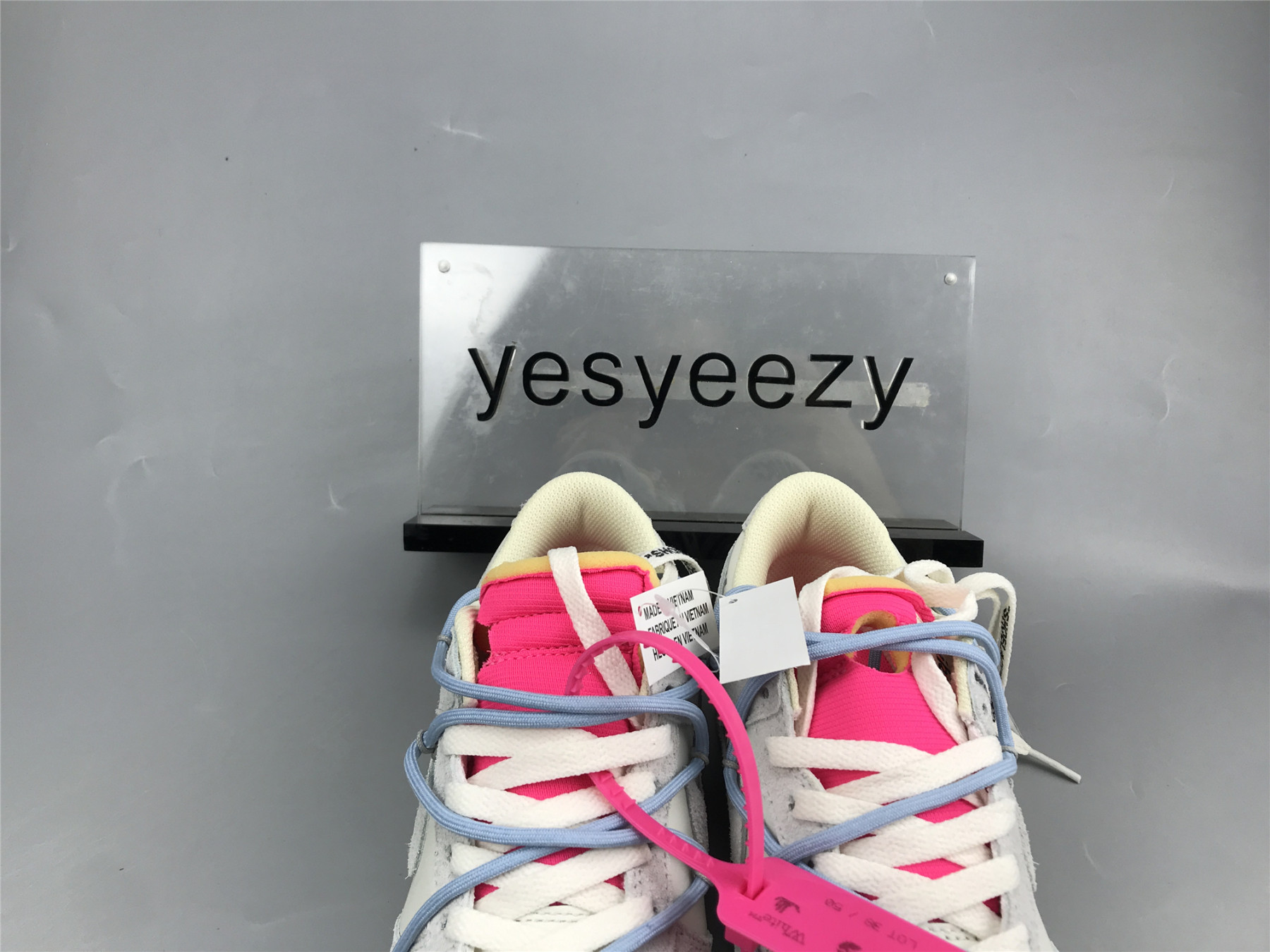 UA NIKE OFF-WHITE X DUNK LOW 