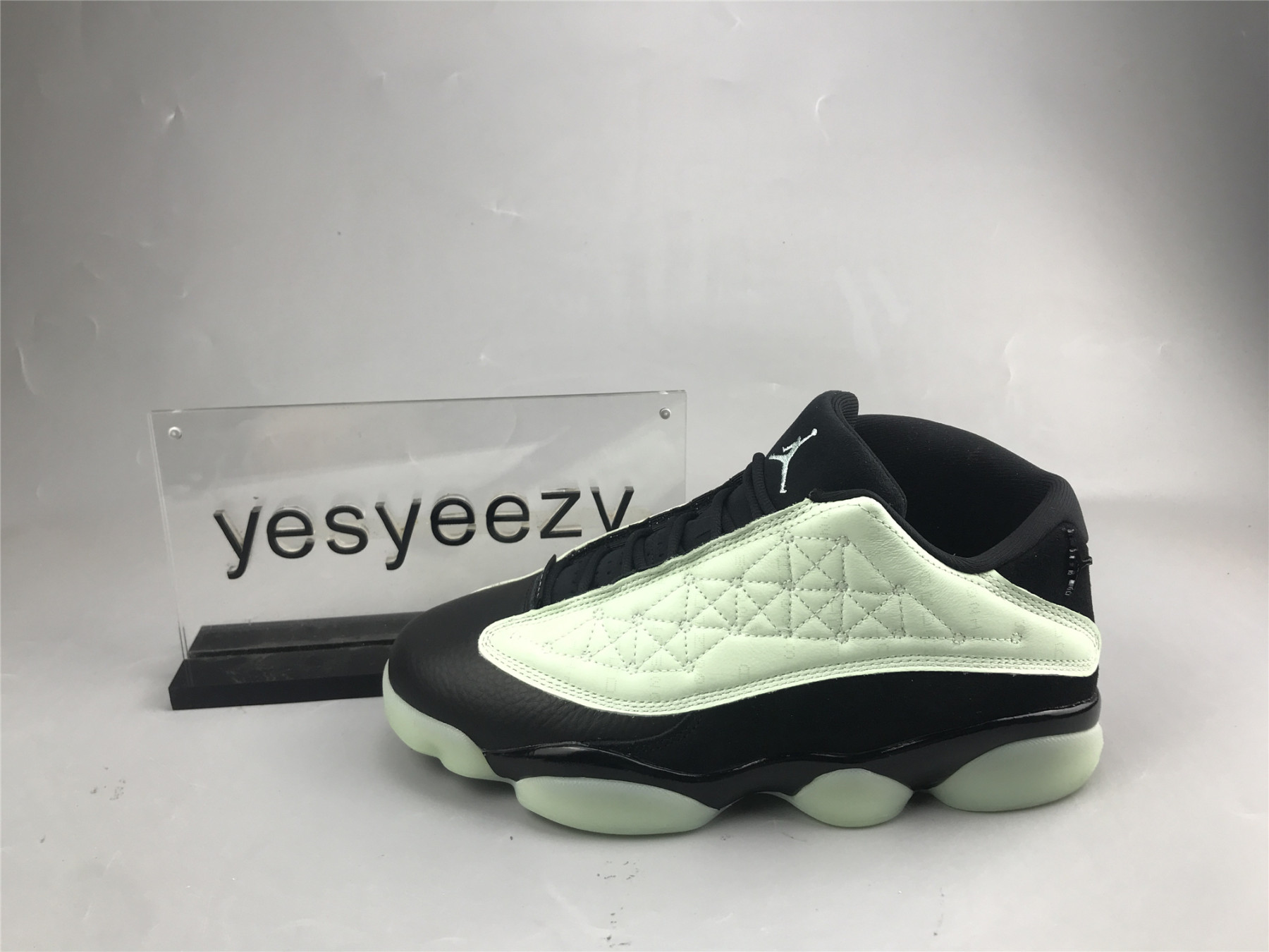 UA AIR JORDAN 13 RETRO LOW 