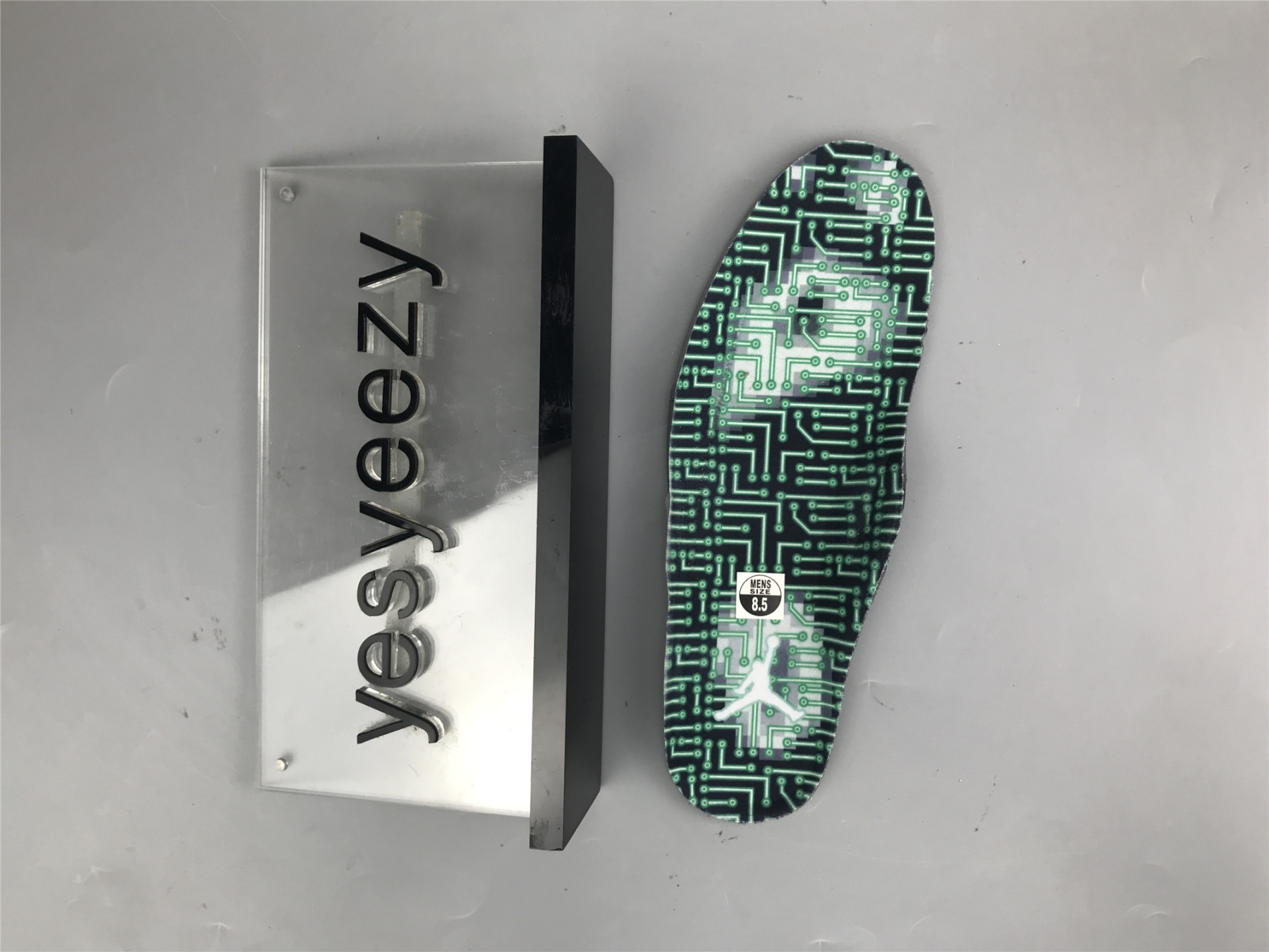 UA AIR JORDAN 13 RETRO LOW 