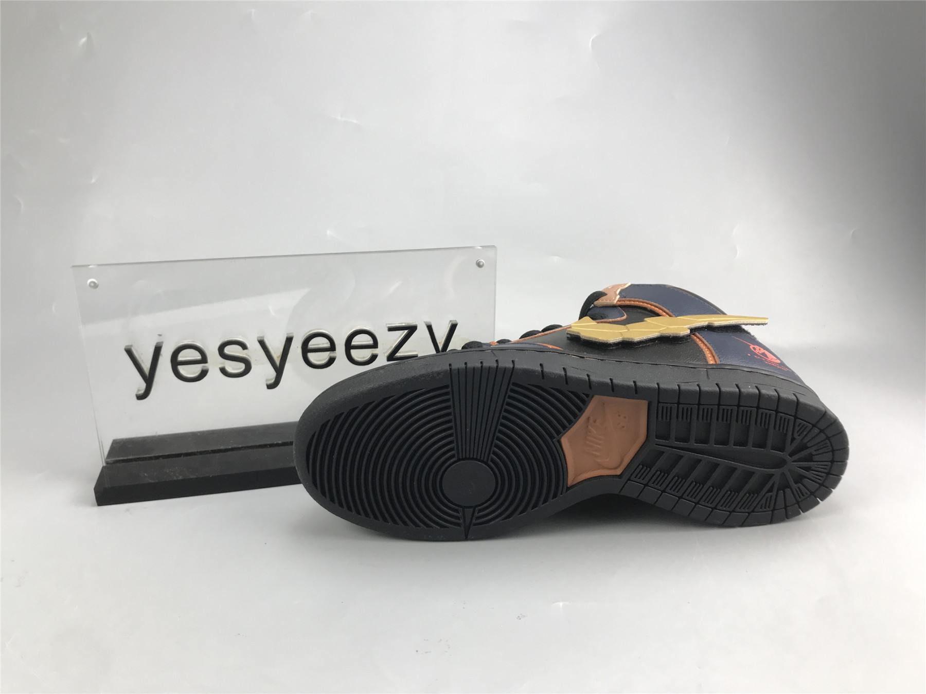 UA NIKE GUNDAM X DUNK HIGH SB 