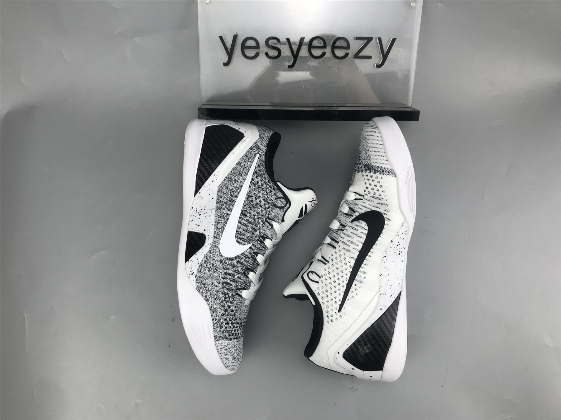 UA NIKE KOBE 9 ELITE LOW XDR 