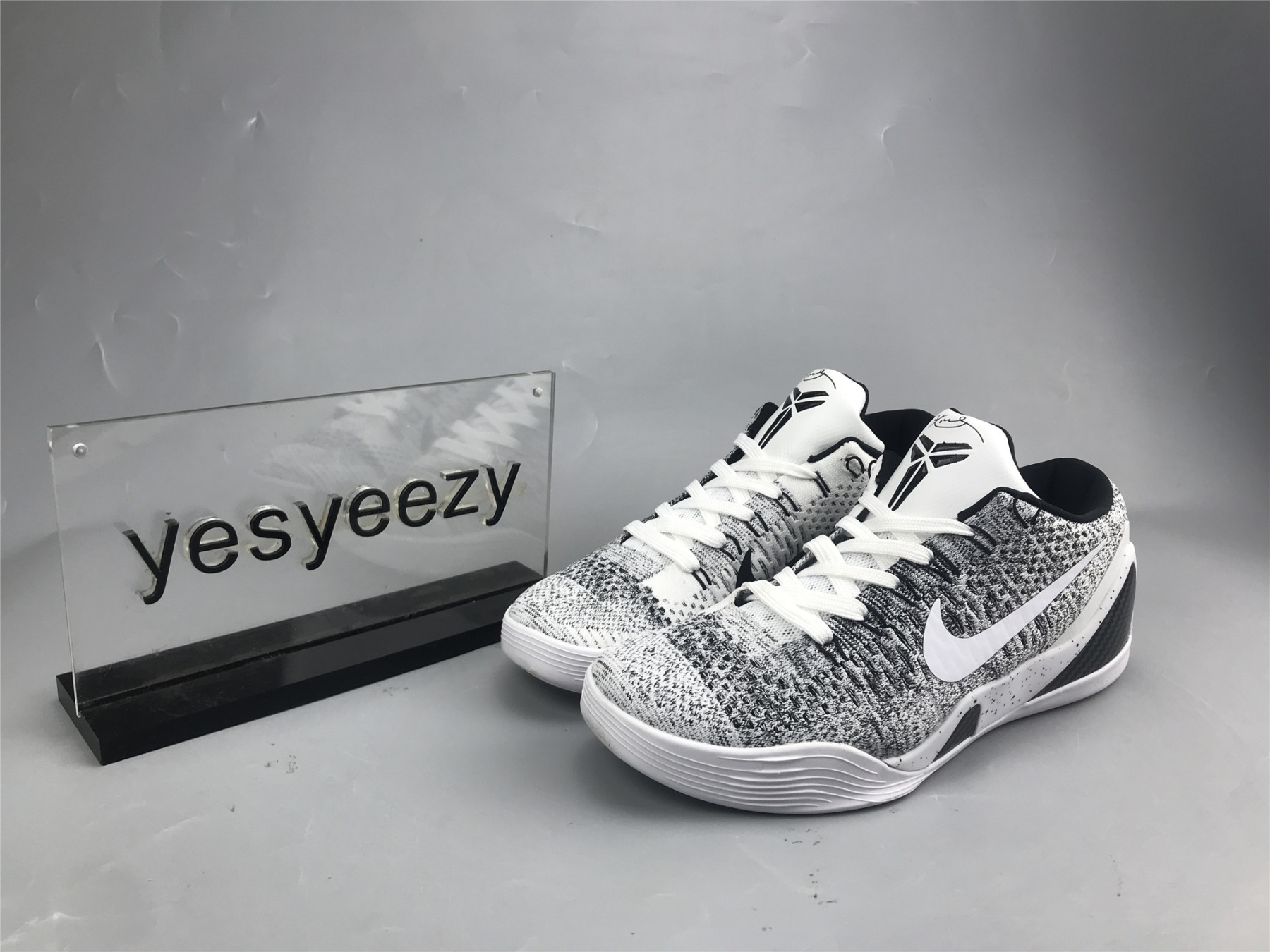 UA NIKE KOBE 9 ELITE LOW XDR 