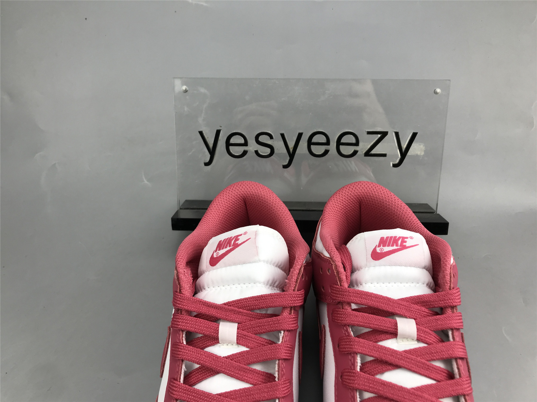 UA NIKE WMNS DUNK LOW 