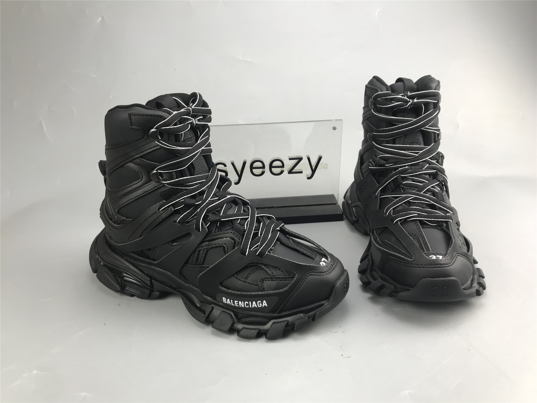 UA TRACK HIKE BLACK