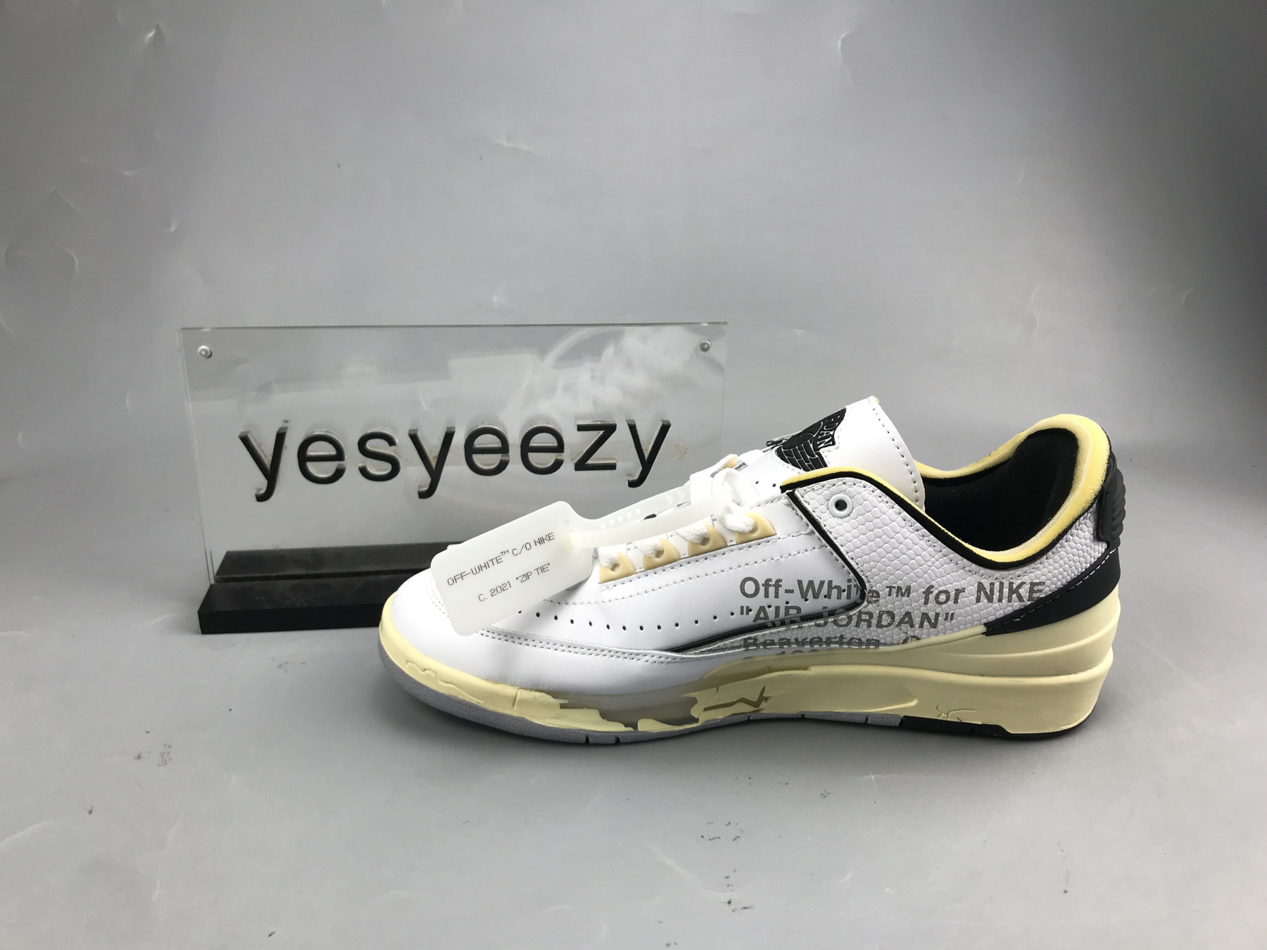 UA OFF WHITE X AIR JORDAN 2 LOW SP WHITE BLACK