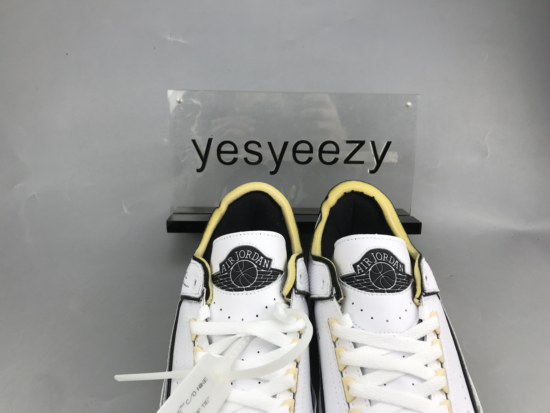 UA OFF WHITE X AIR JORDAN 2 LOW SP WHITE BLACK