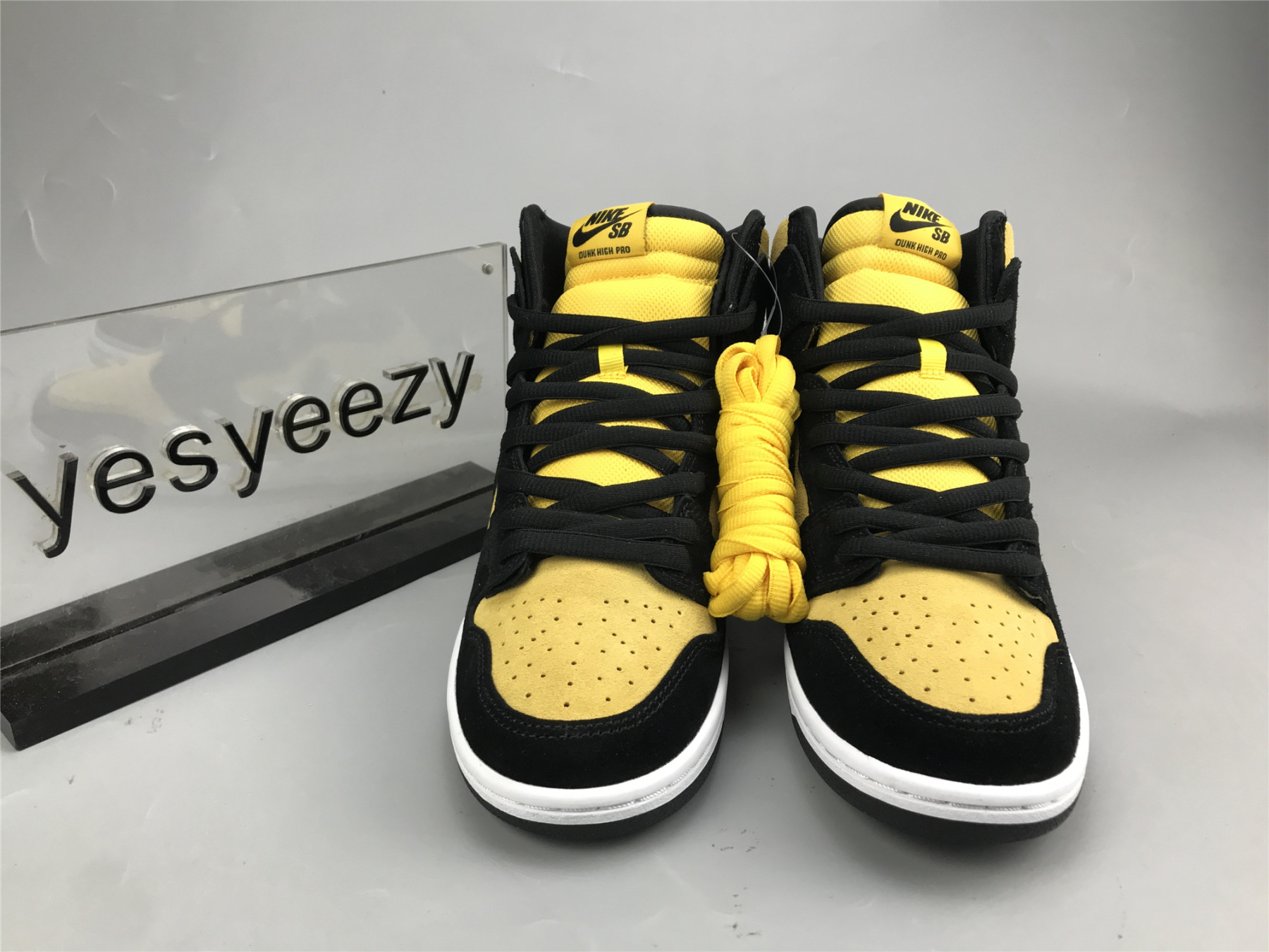 UA NIKE DUNK HIGH PRO SB 