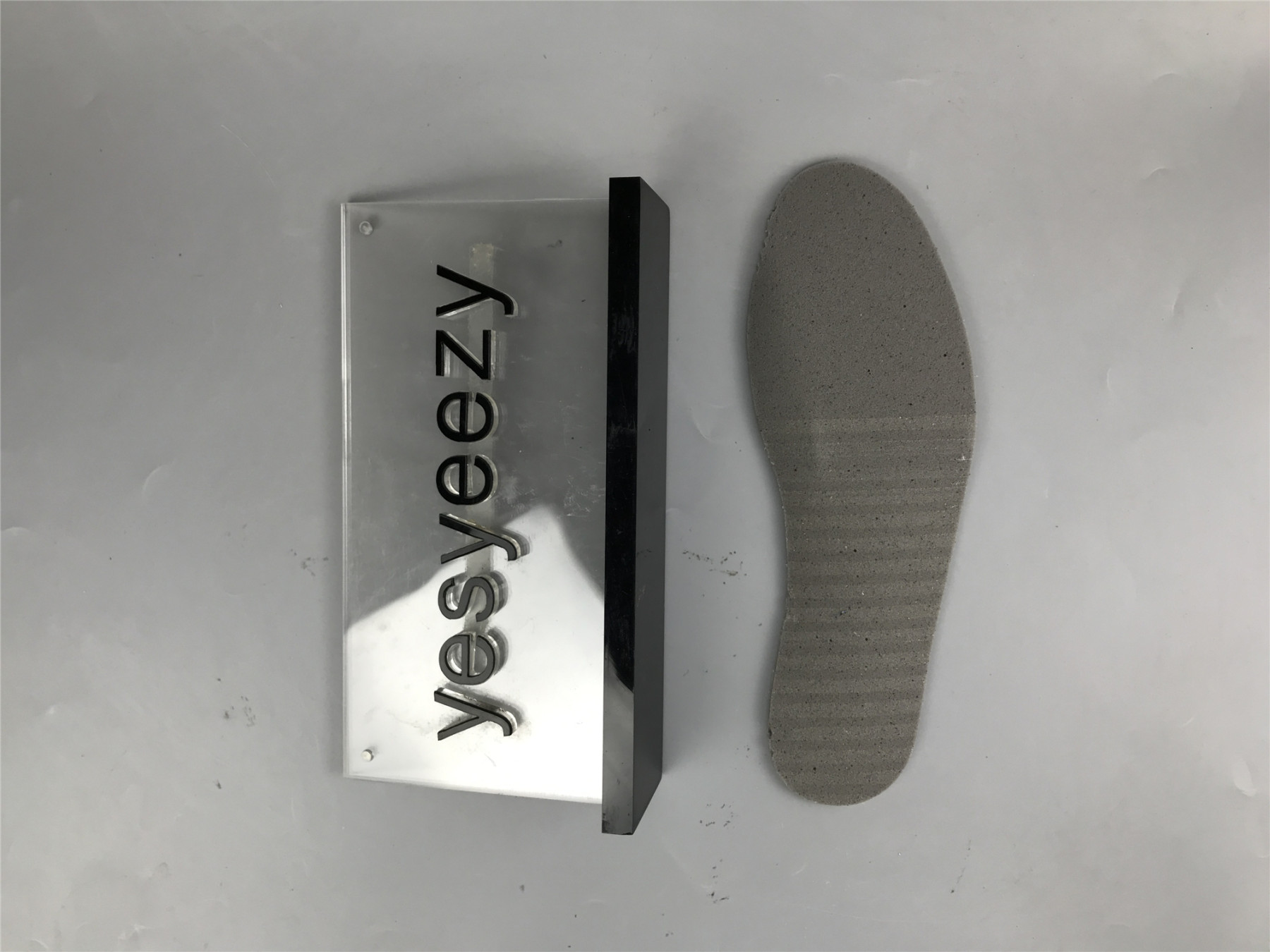 UA AIR JORDAN 3 RETRO 