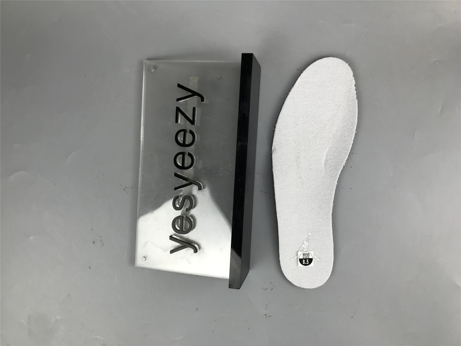 UA AIR JORDAN 3 RETRO 