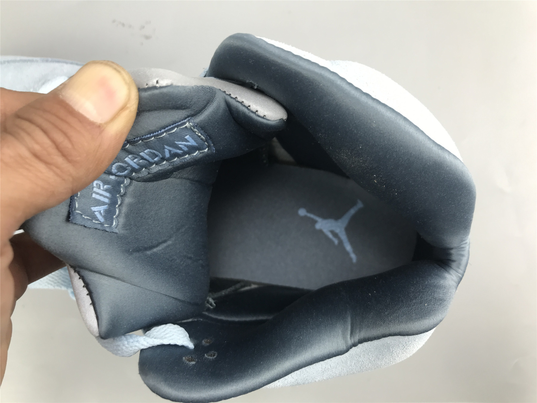 UA WMNS AIR JORDAN 5 RETRO 