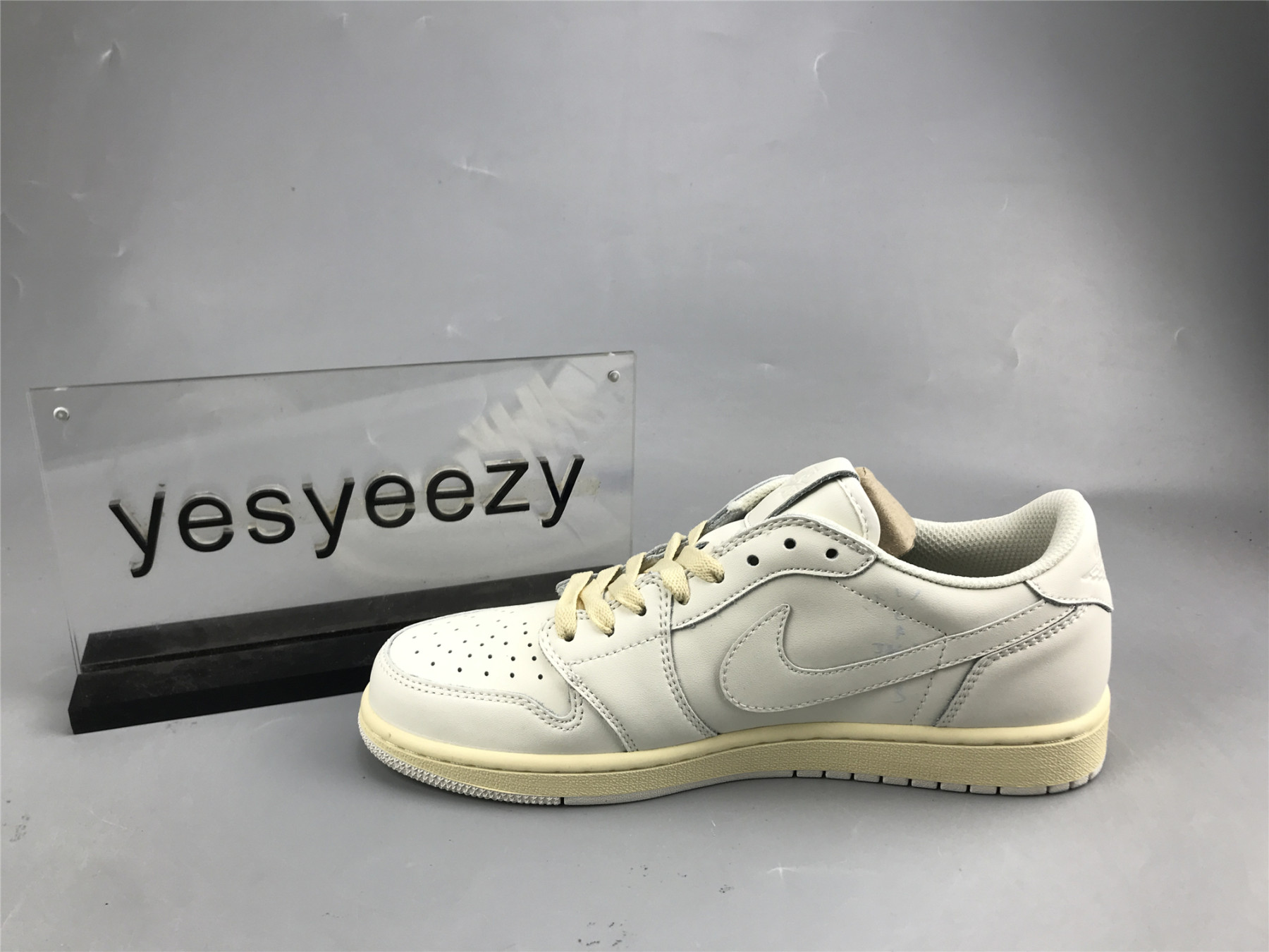 UA AIR JORDAN 1 LOW RETRO OG SP