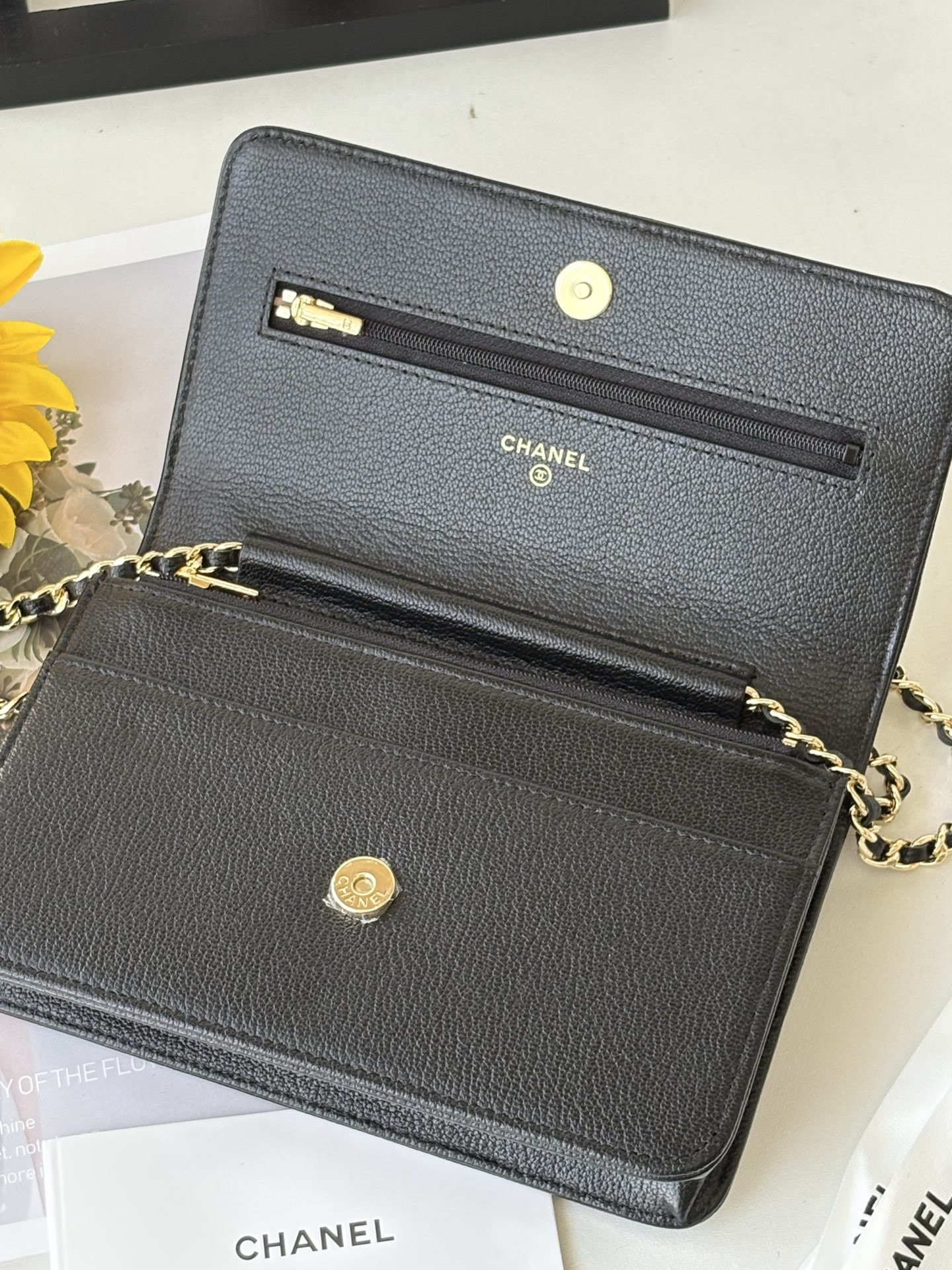 Ch**el Wallet On Chain AP5301 19x12.5x3cm