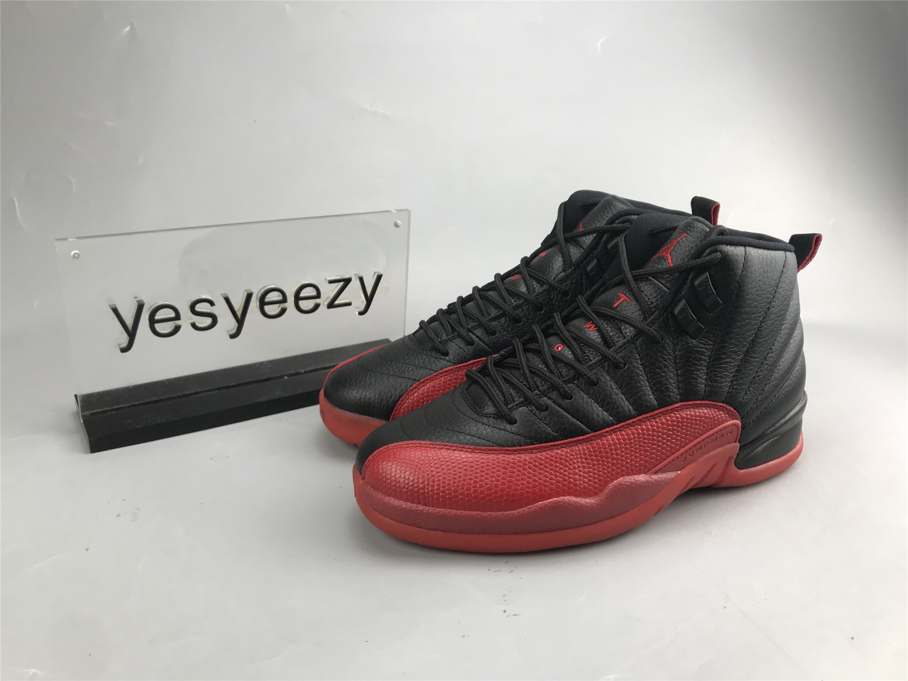 UA AIR JORDAN 12 RETRO 